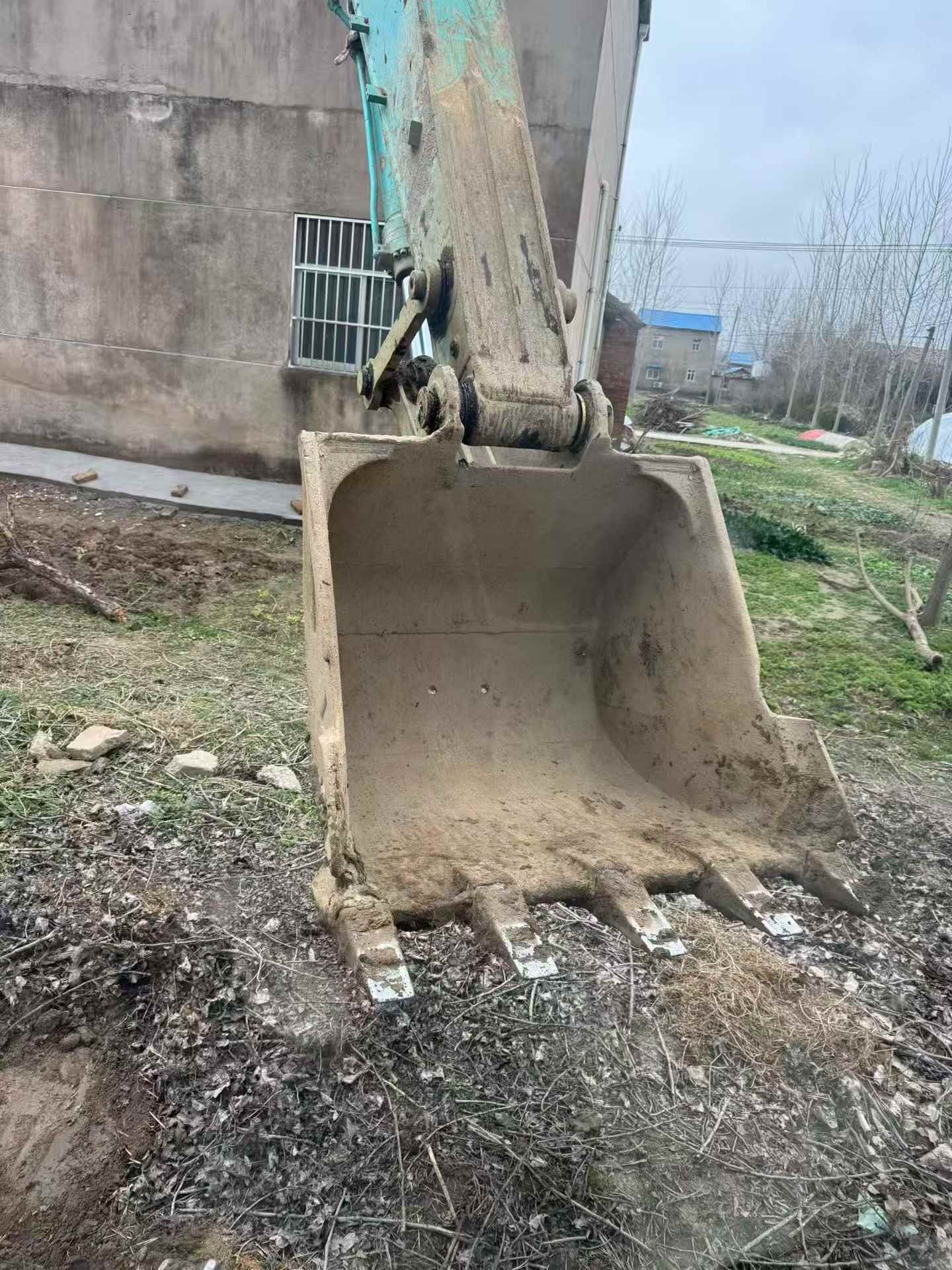 Buy Kobelco SK200 Used Excavator / 6