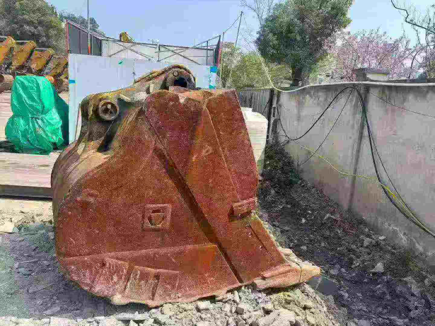 Buy XCMG XE690DK Used Excavator / 4