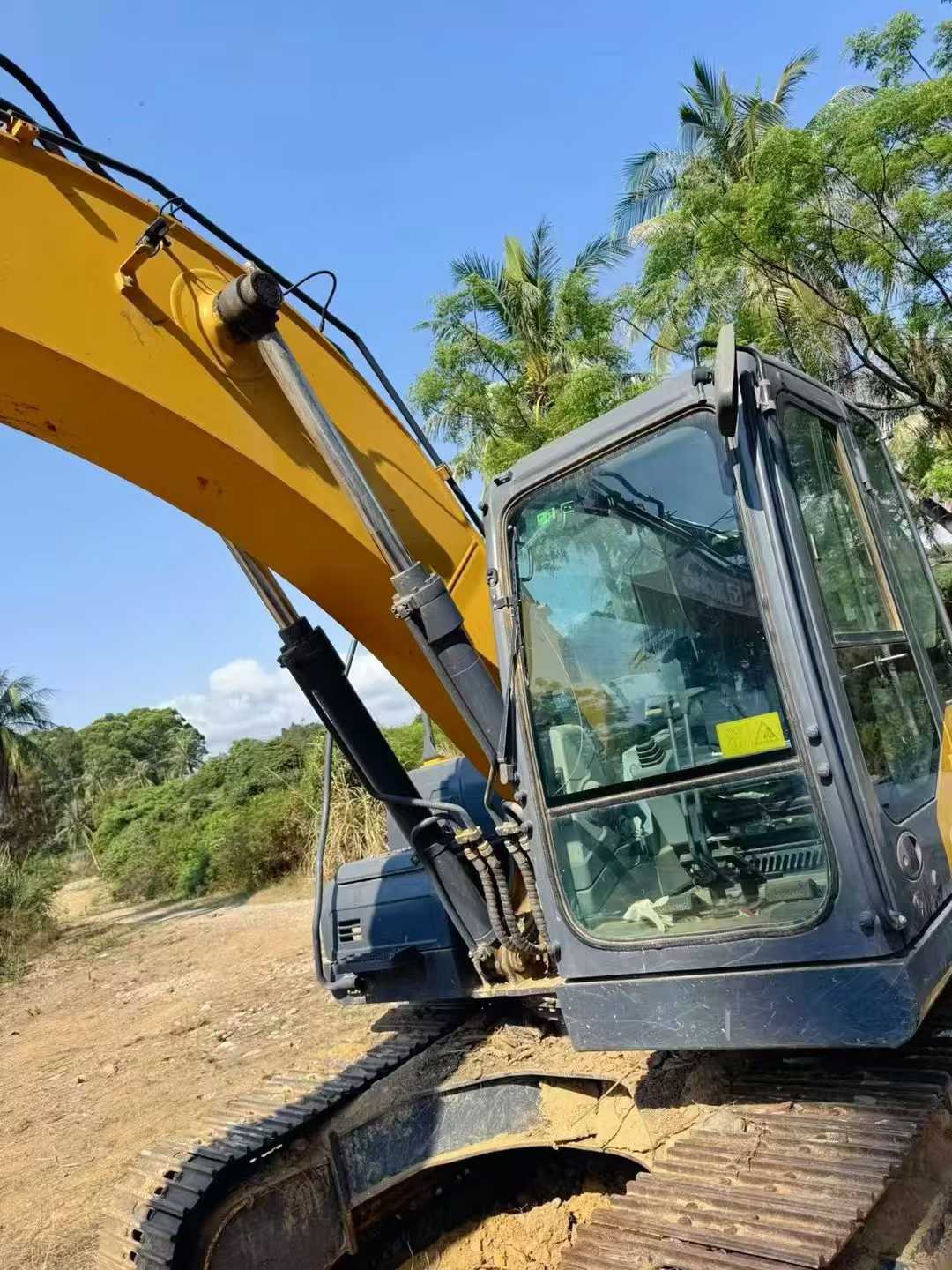 Buy XCMG XE200 Used Excavator / 4