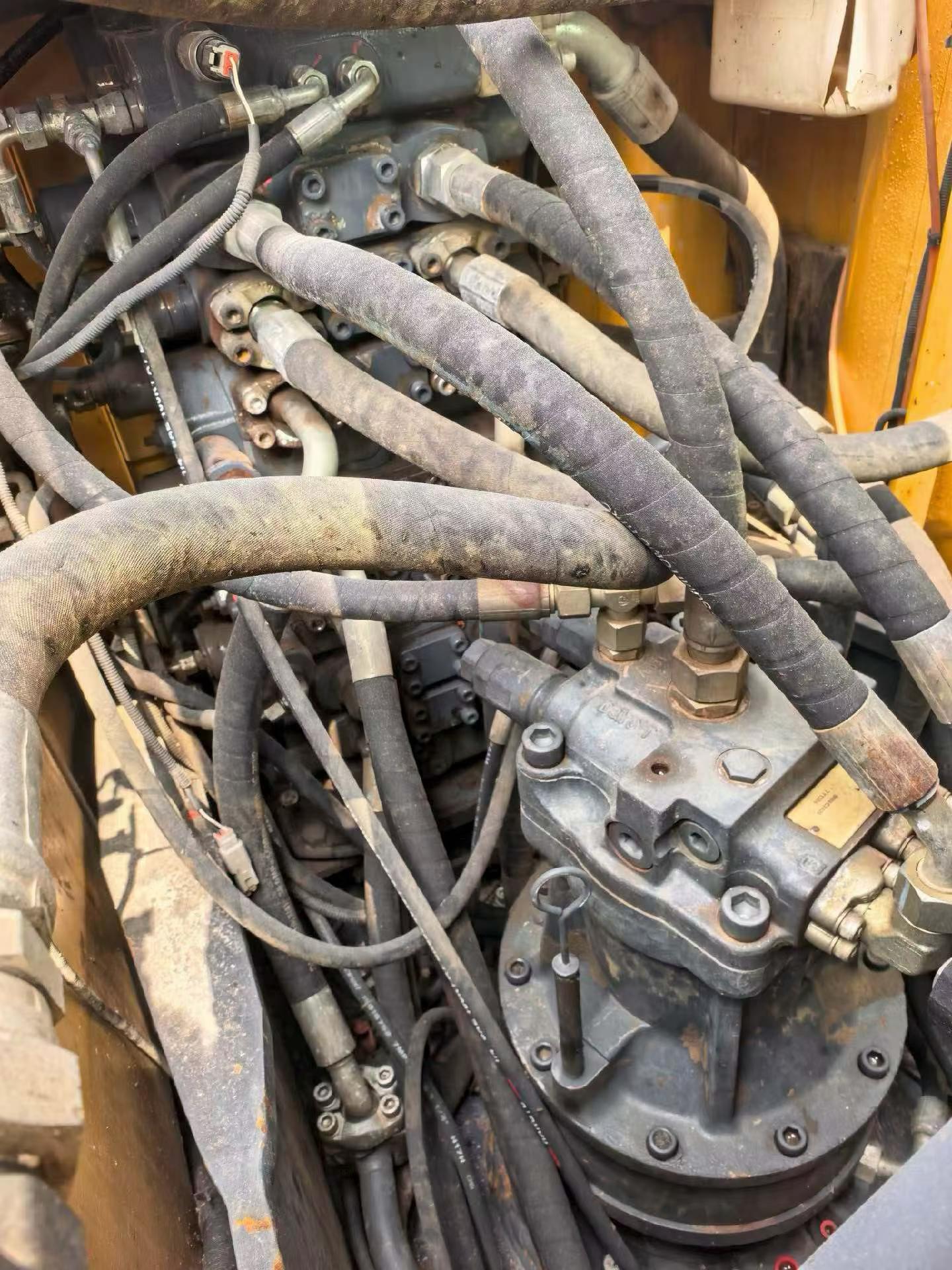 Buy XCMG XE135B Used Excavator / 6