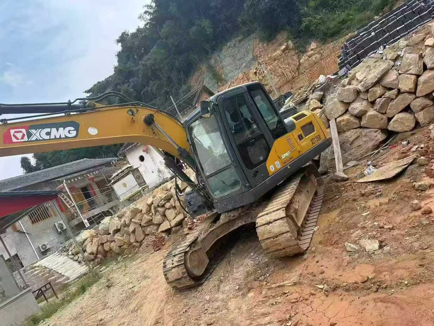 Buy XCMG XE135B Used Excavator / 5