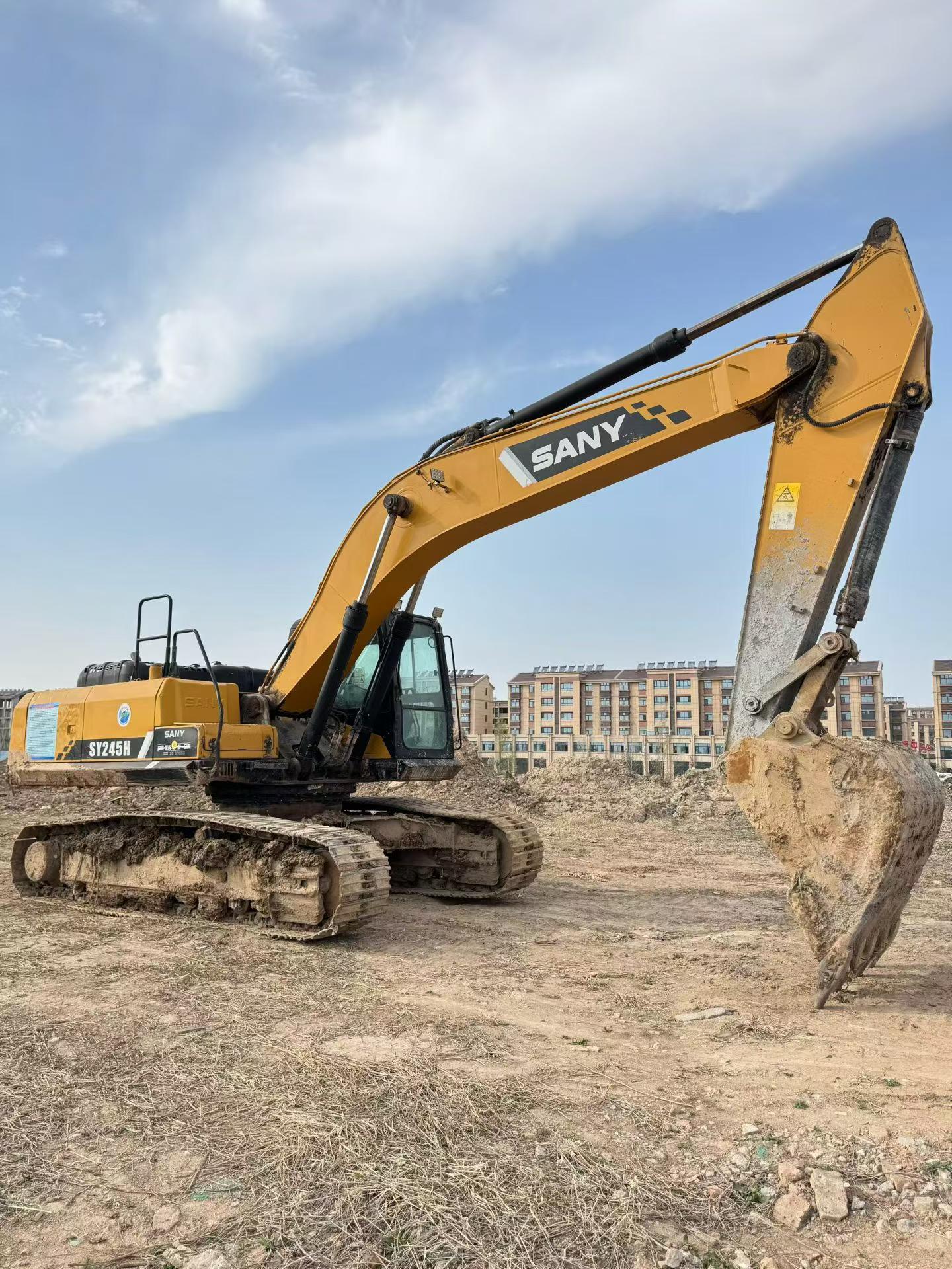 Buy Sany SY245H Used Excavator / 2