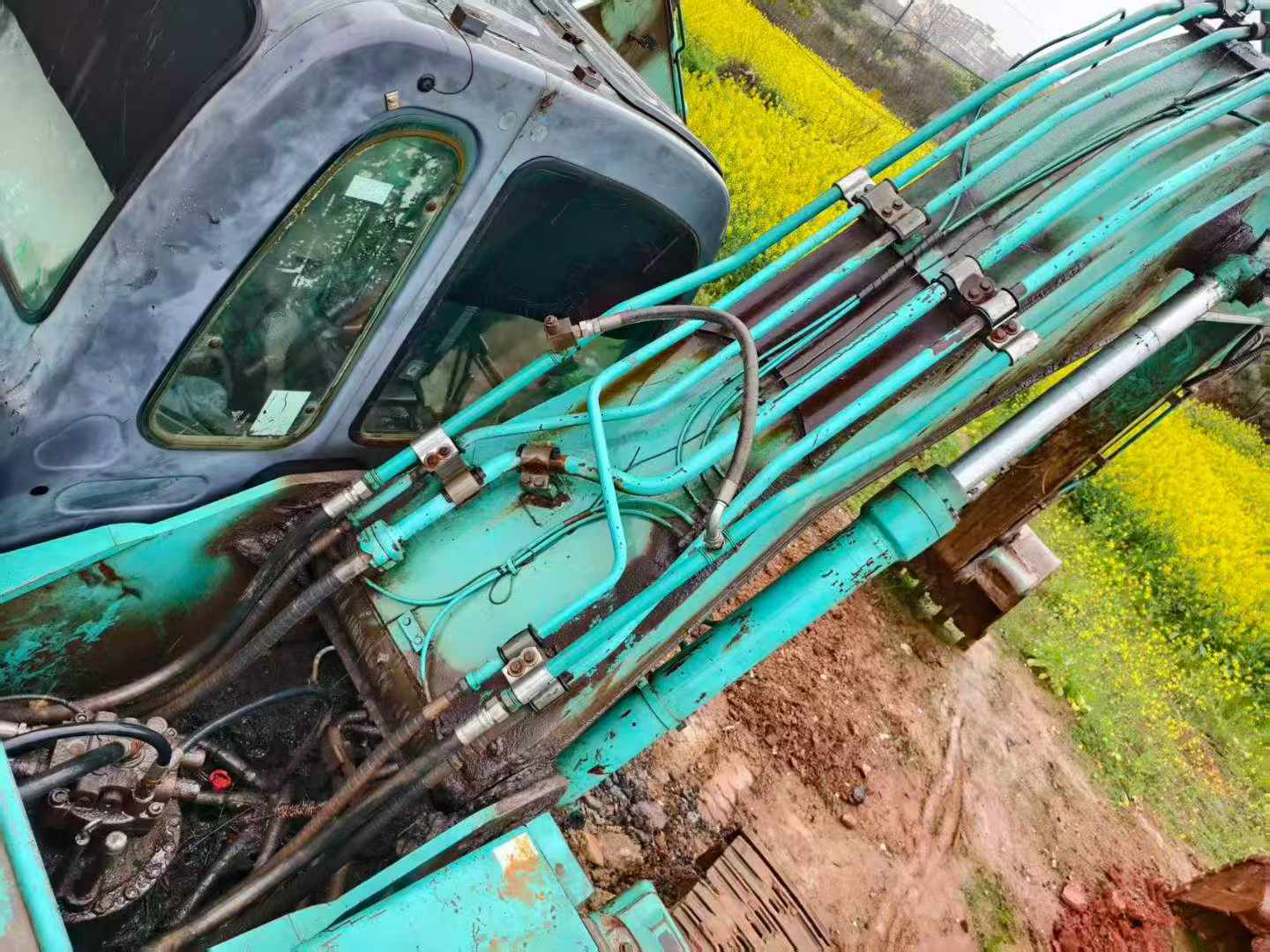 Buy Kobelco SK260 Used Excavator / 4