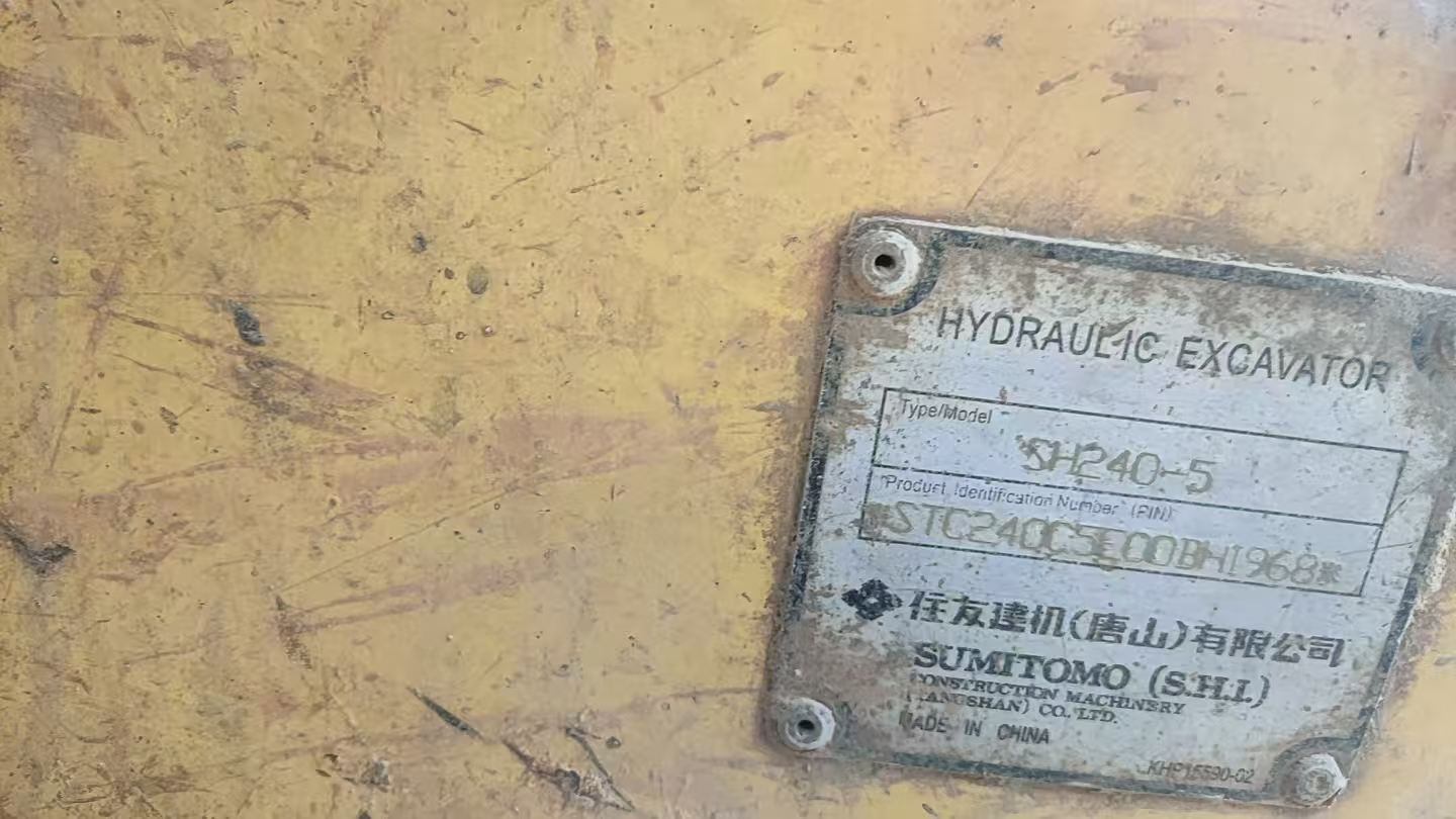 Buy Sumitomo SH240-3 Used Excavator / 4