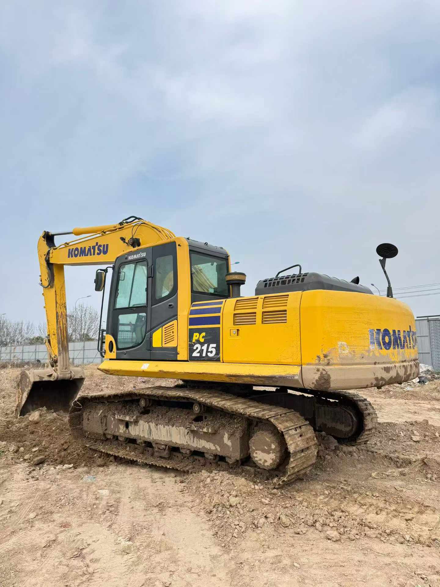 Buy Komatsu HB215LC-1 Used Excavator / 6