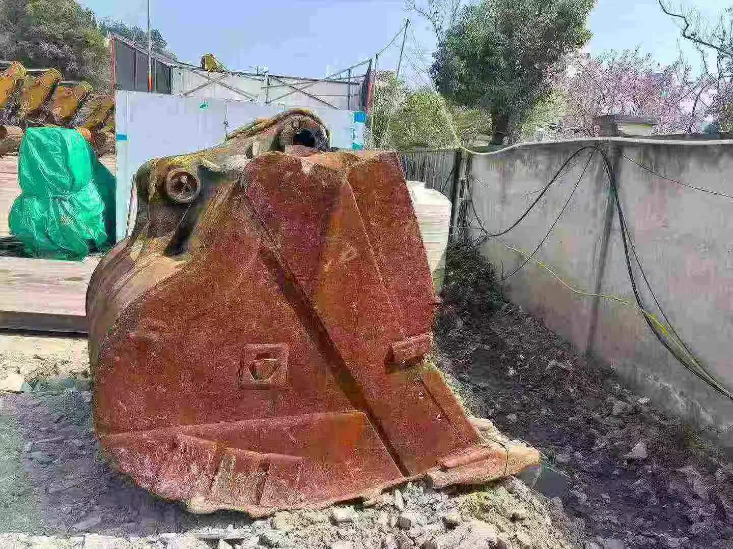 Buy XCMG XE690DK Used Excavator / 4