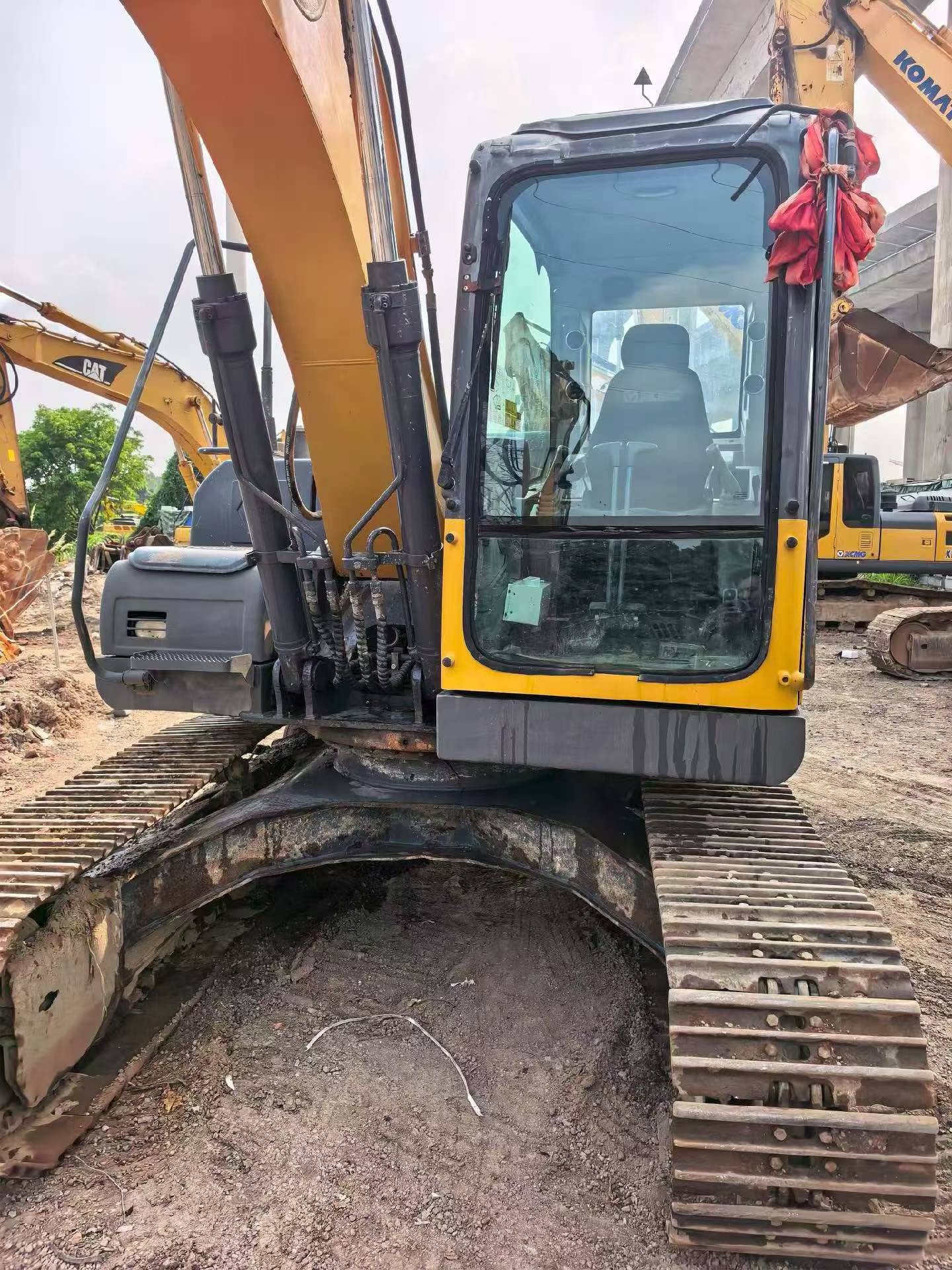 Buy XCMG XE135B Used Excavator / 9