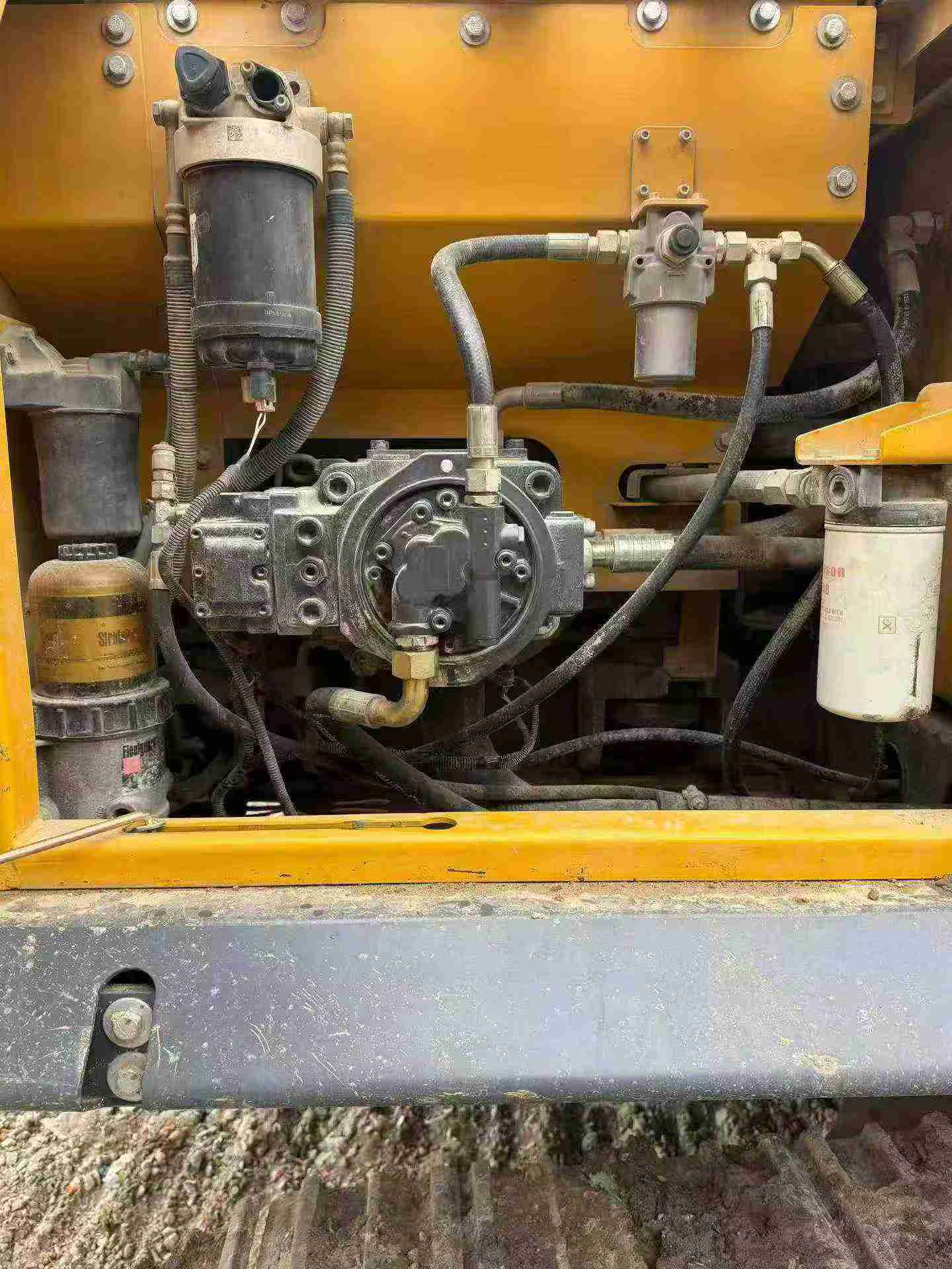 Buy XCMG XE245D Used Excavator / 4