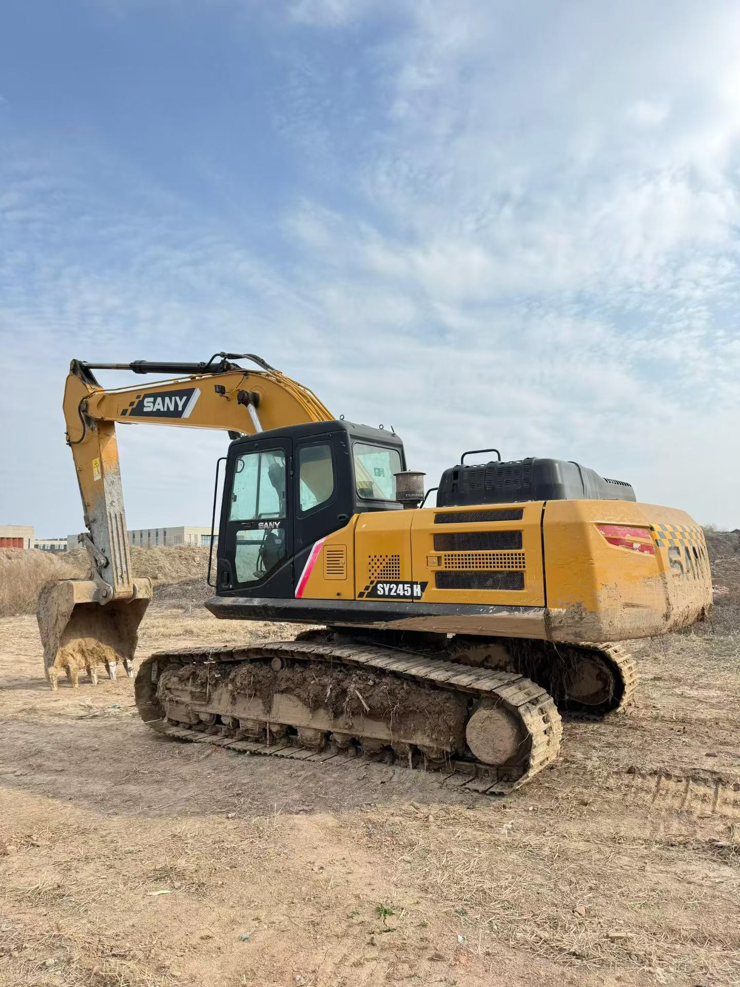 Buy Sany SY245H Used Excavator / 4