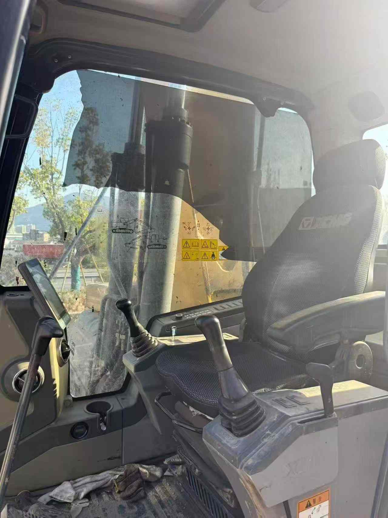 Buy XCMG XE215D Used Excavator / 4