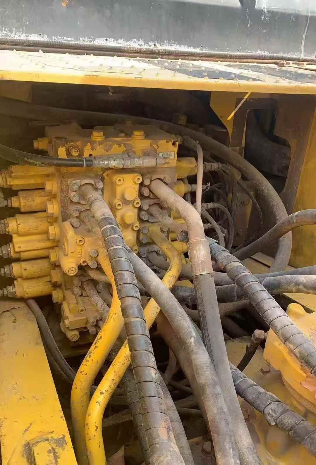 Buy Komatsu PC220-8 Used Excavator / 6