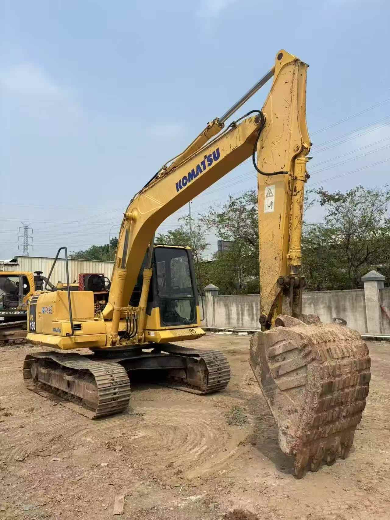 Buy Komatsu PC130 Used Excavator / 3