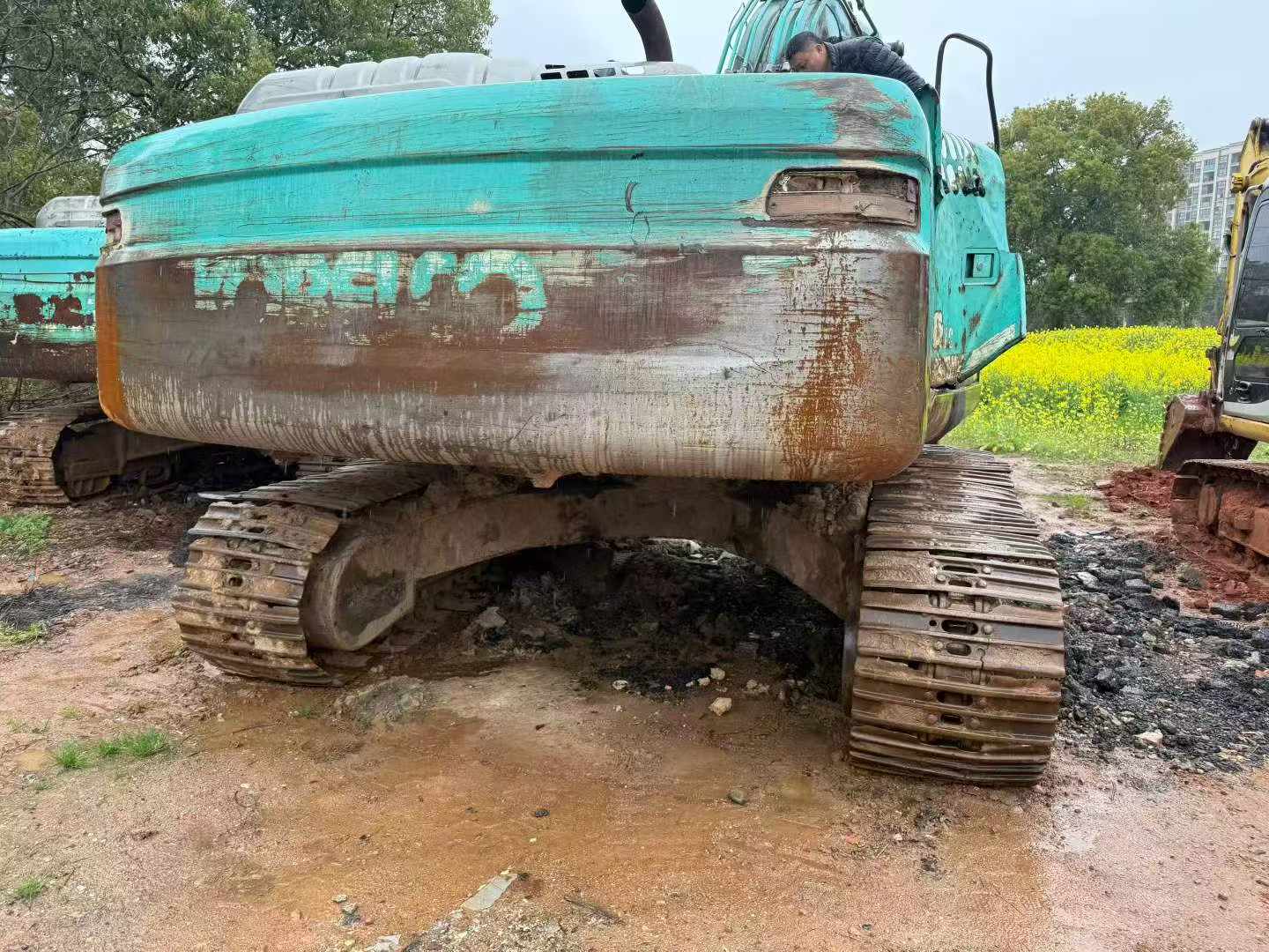 Buy Kobelco SK260 Used Excavator / 9