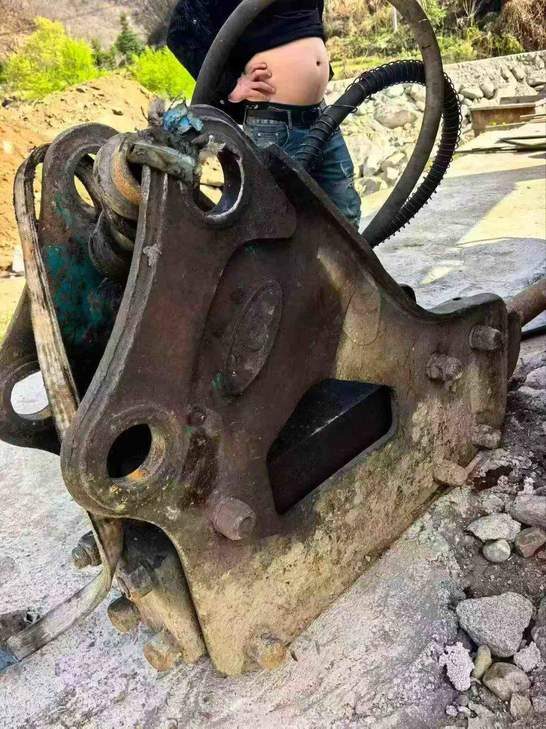 Buy Sany SY135-8S Used Excavator / 1