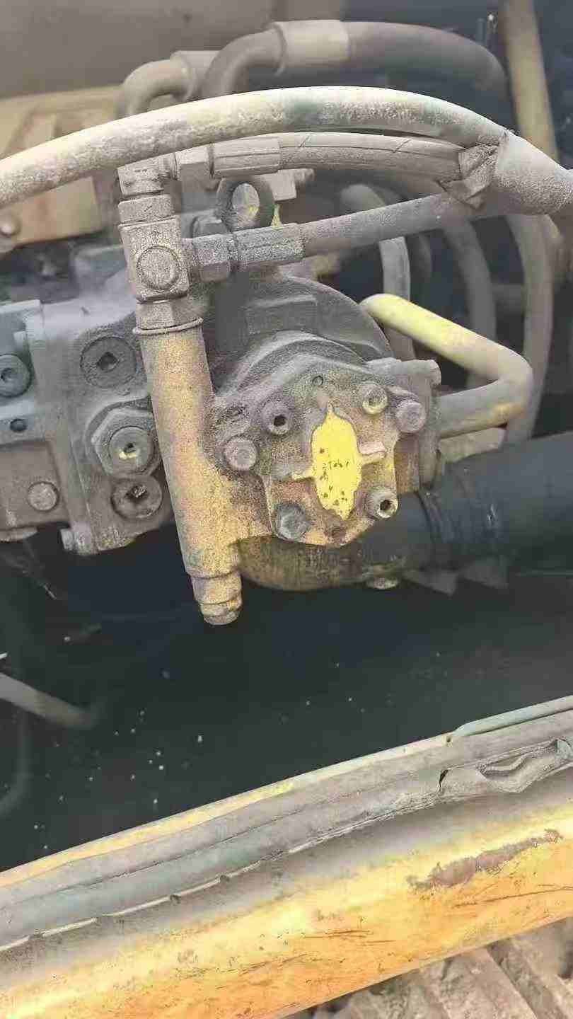 Buy Komatsu PC200-6 Used Excavator / 5