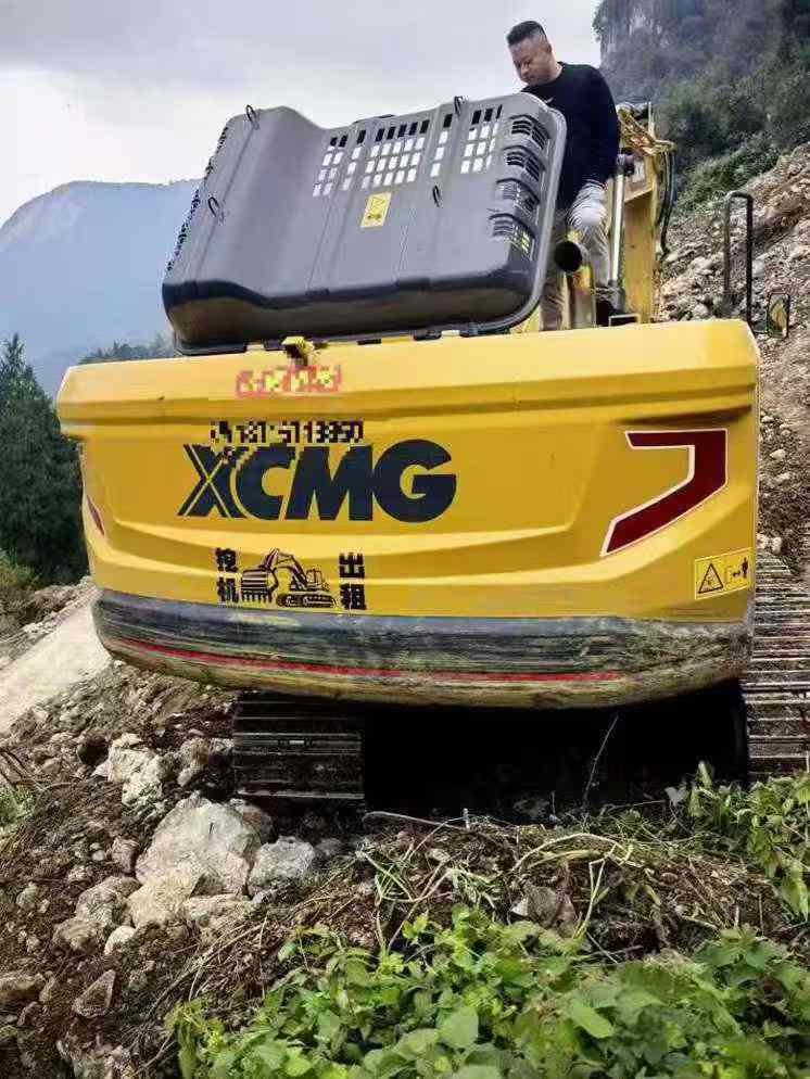 Buy XCMG XE200 Used Excavator / 3