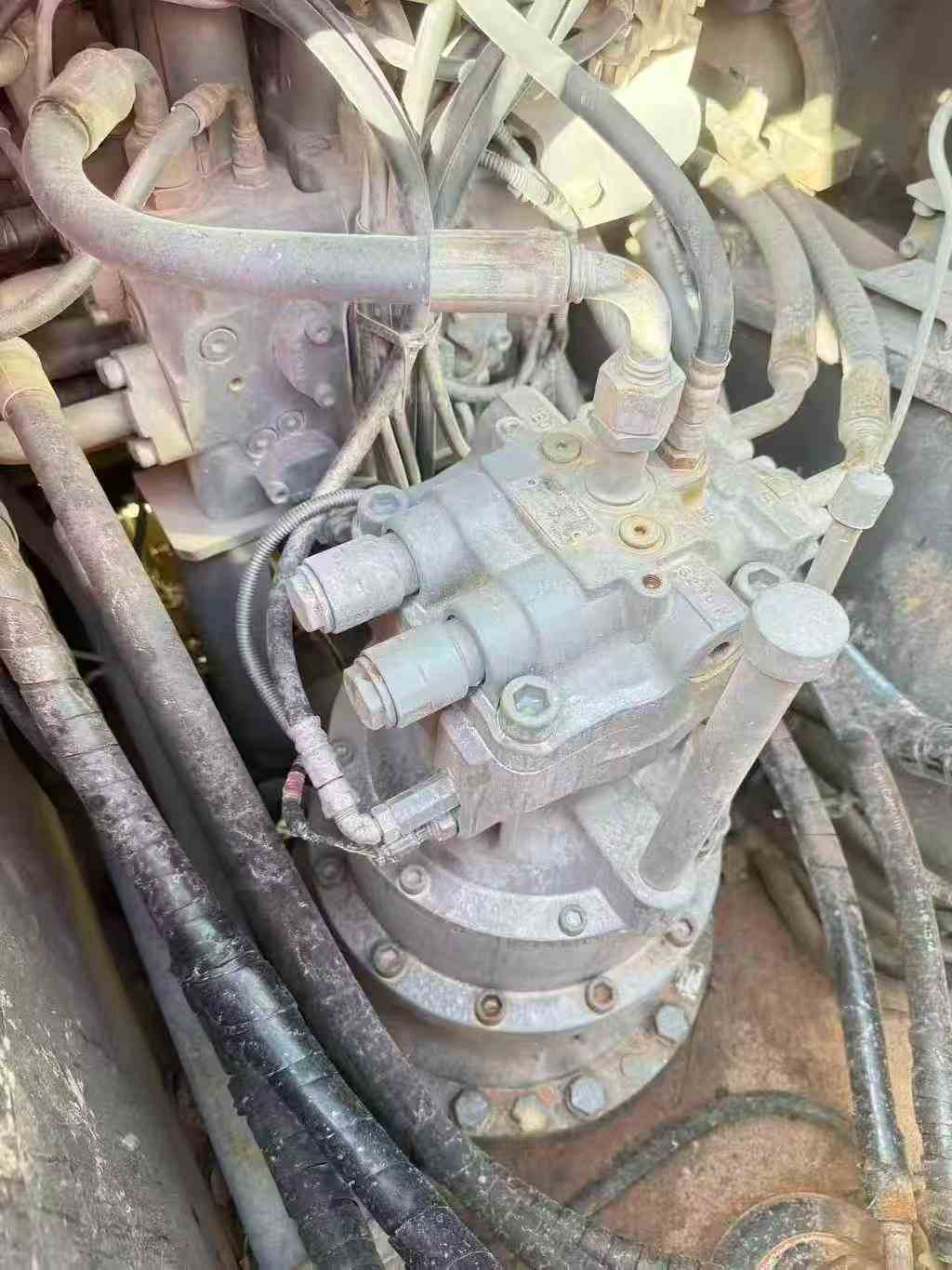 Buy Hitachi ZX210LC-5A Used Excavator / 8