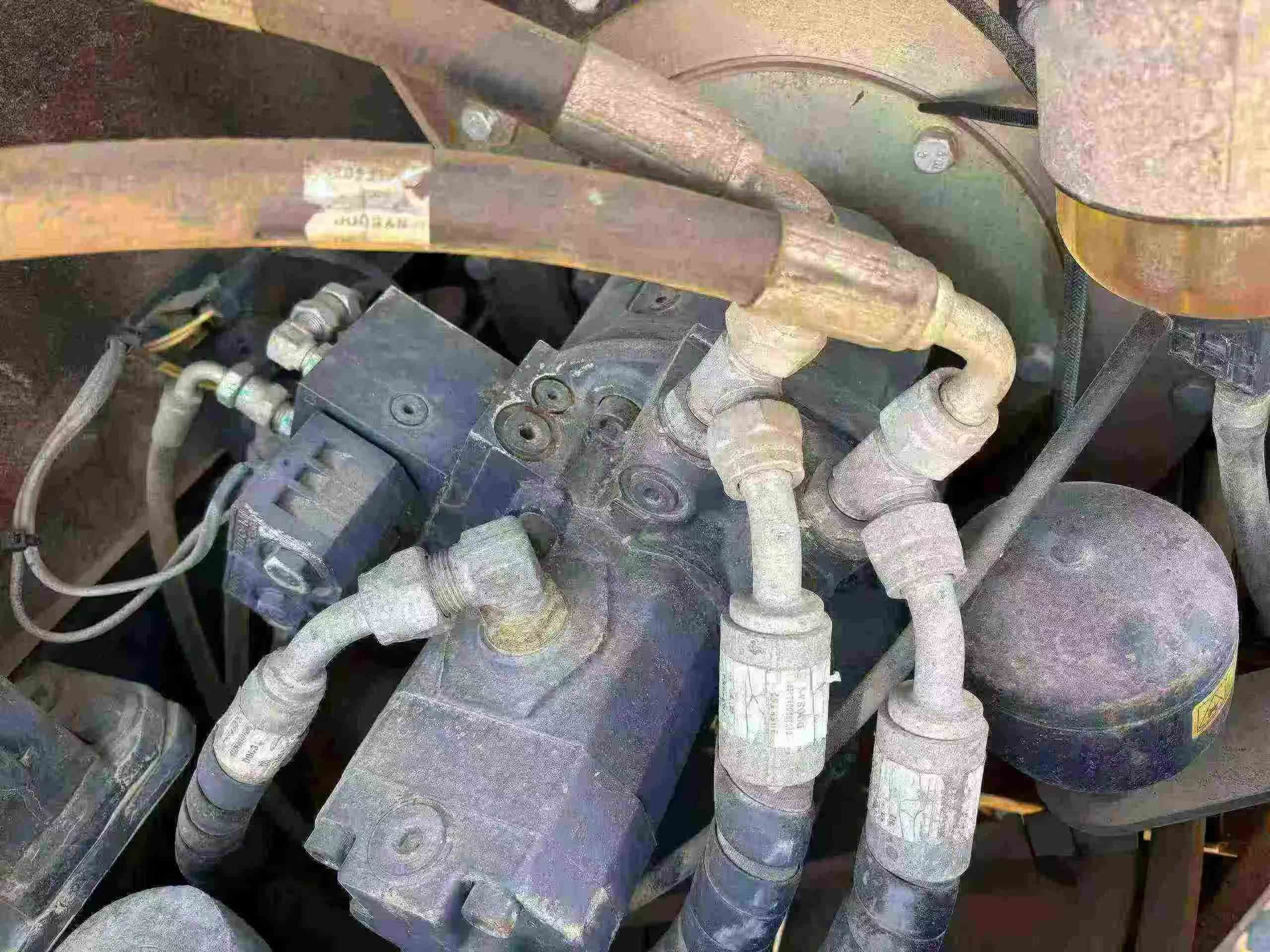 Buy Doosan DH60 Used Excavator / 7