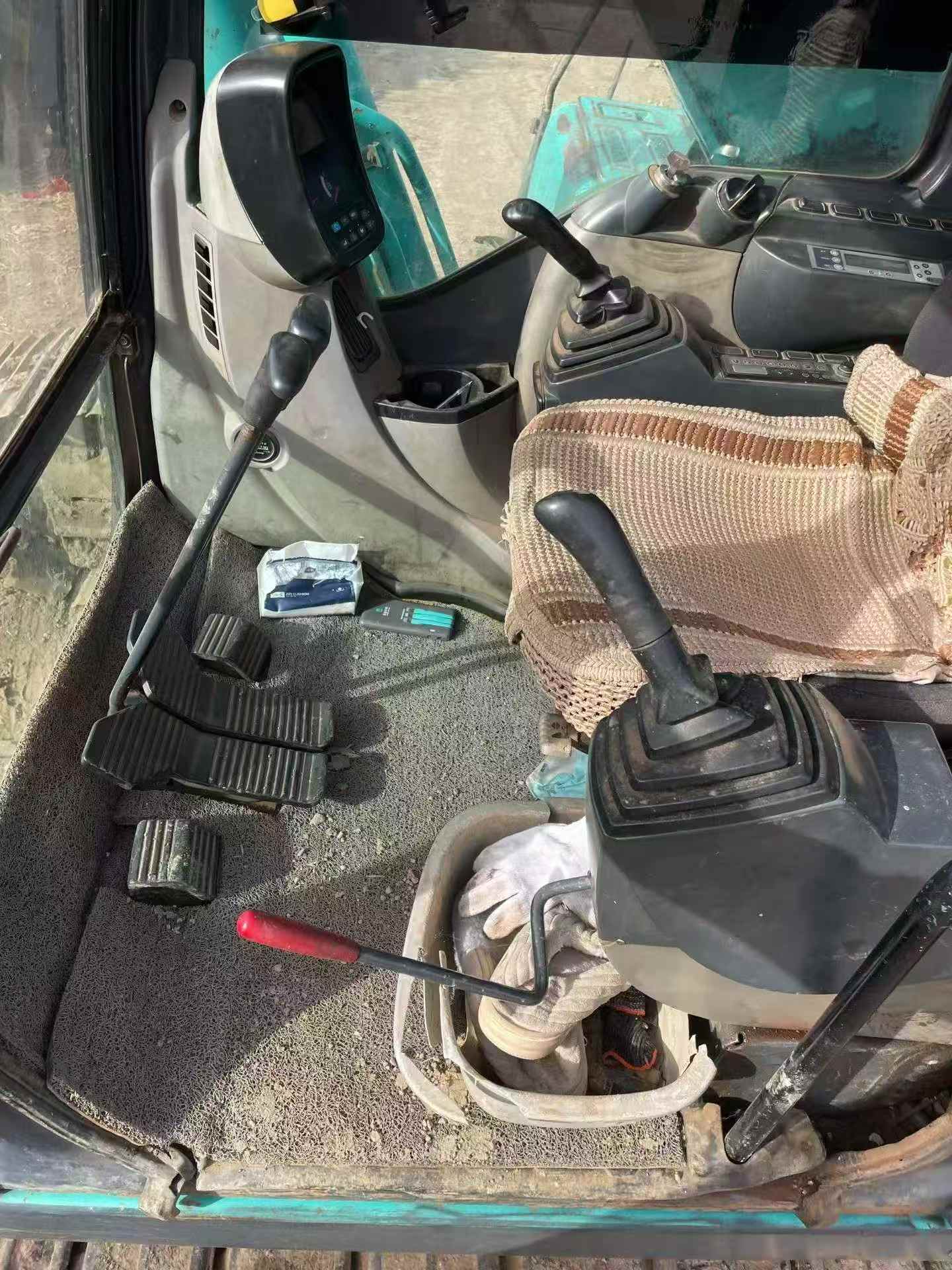 Buy Kobelco SK210-6 Used Excavator / 9