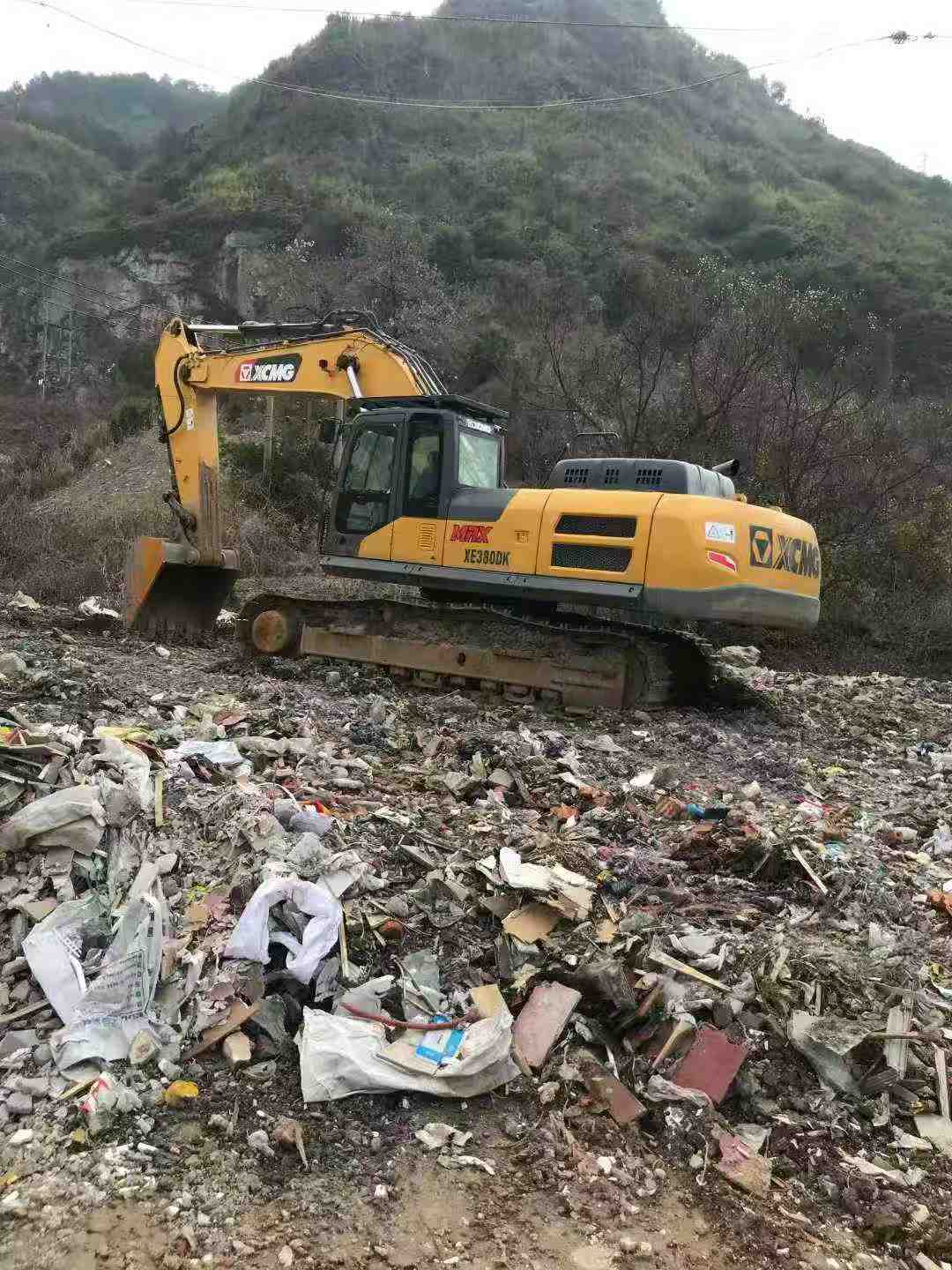 Buy XCMG XE380K Used Excavator / 4