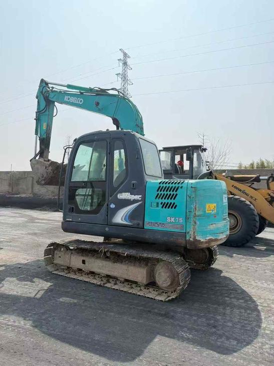 Buy Kobelco SK15SR Used Excavator / 1