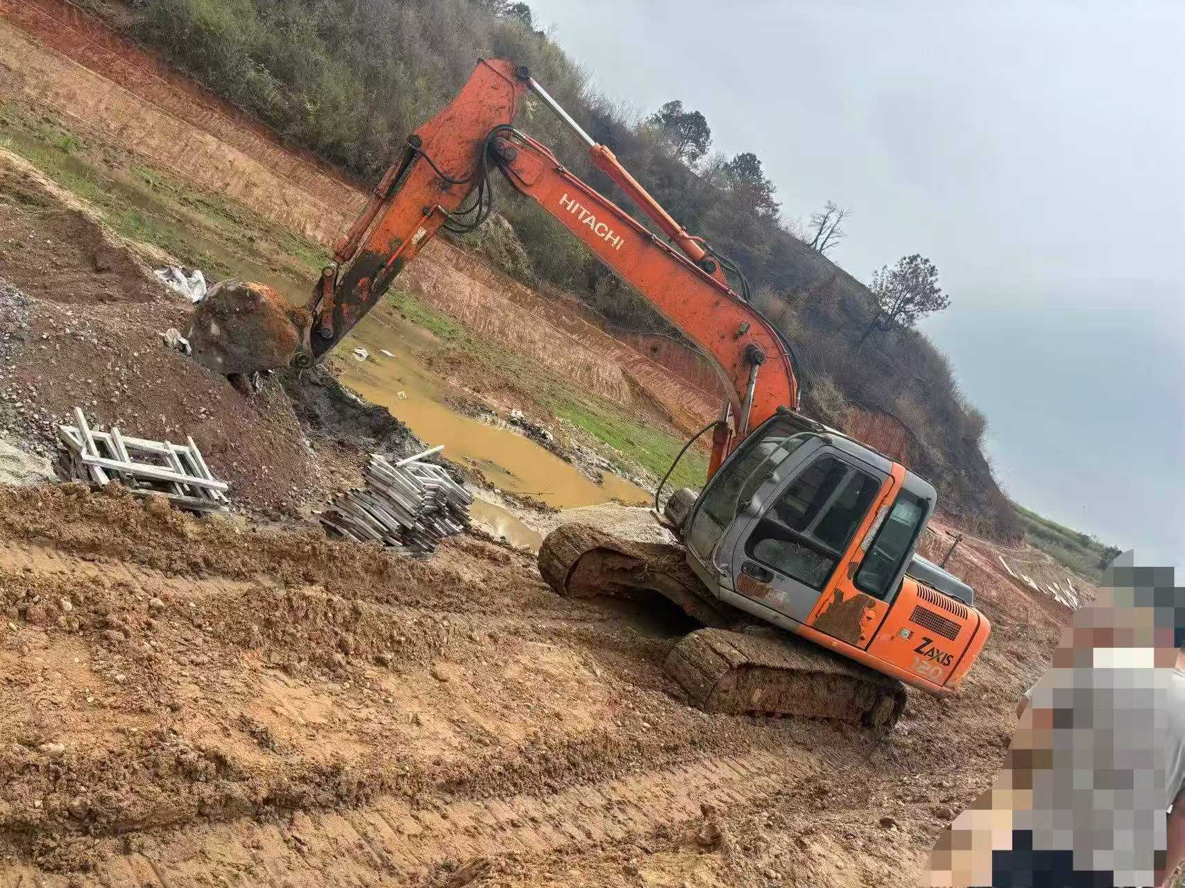 Buy Hitachi EX120-6 Used Excavator / 7