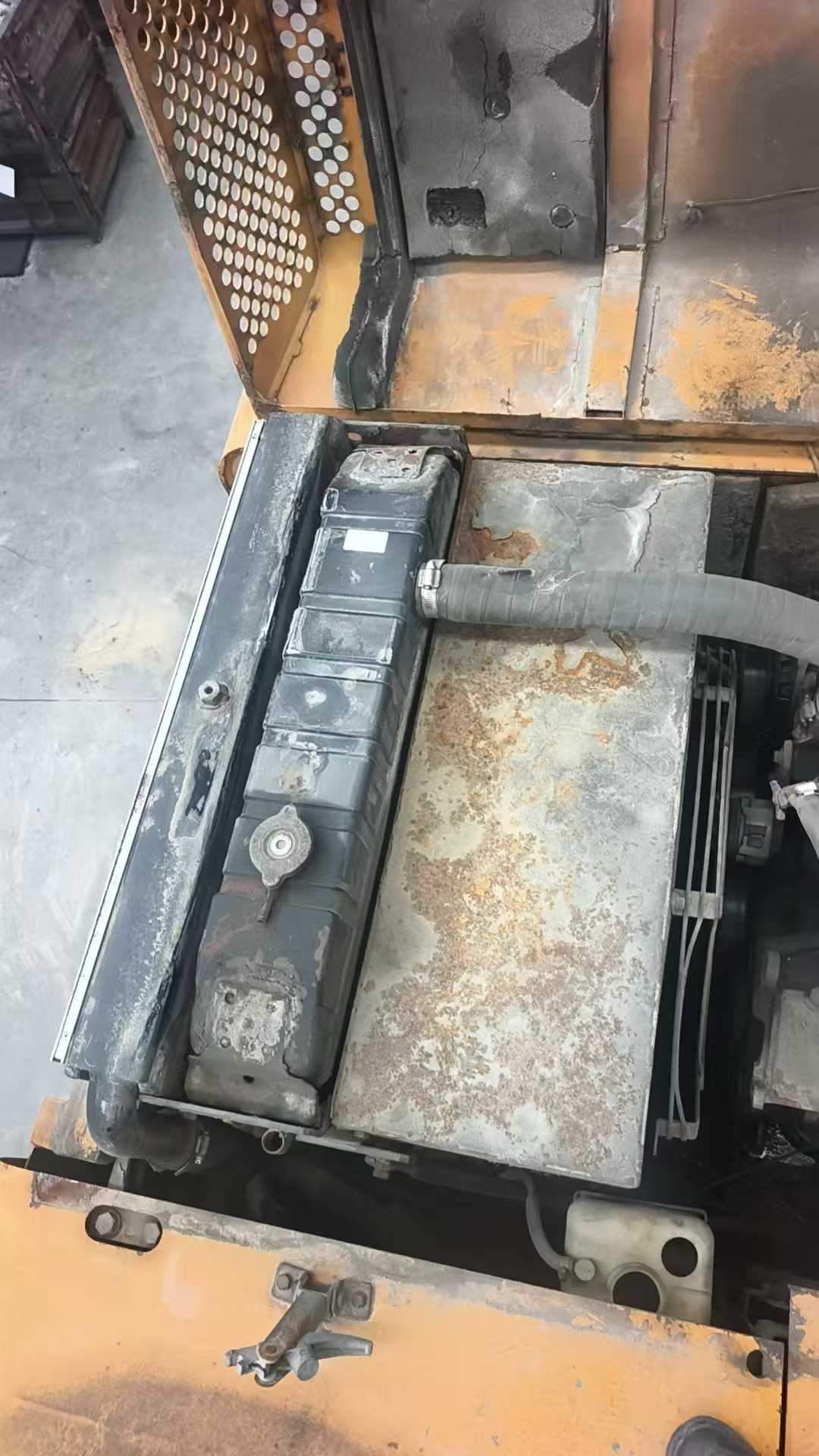 Buy Hyundai R200-5 Used Excavator / 6