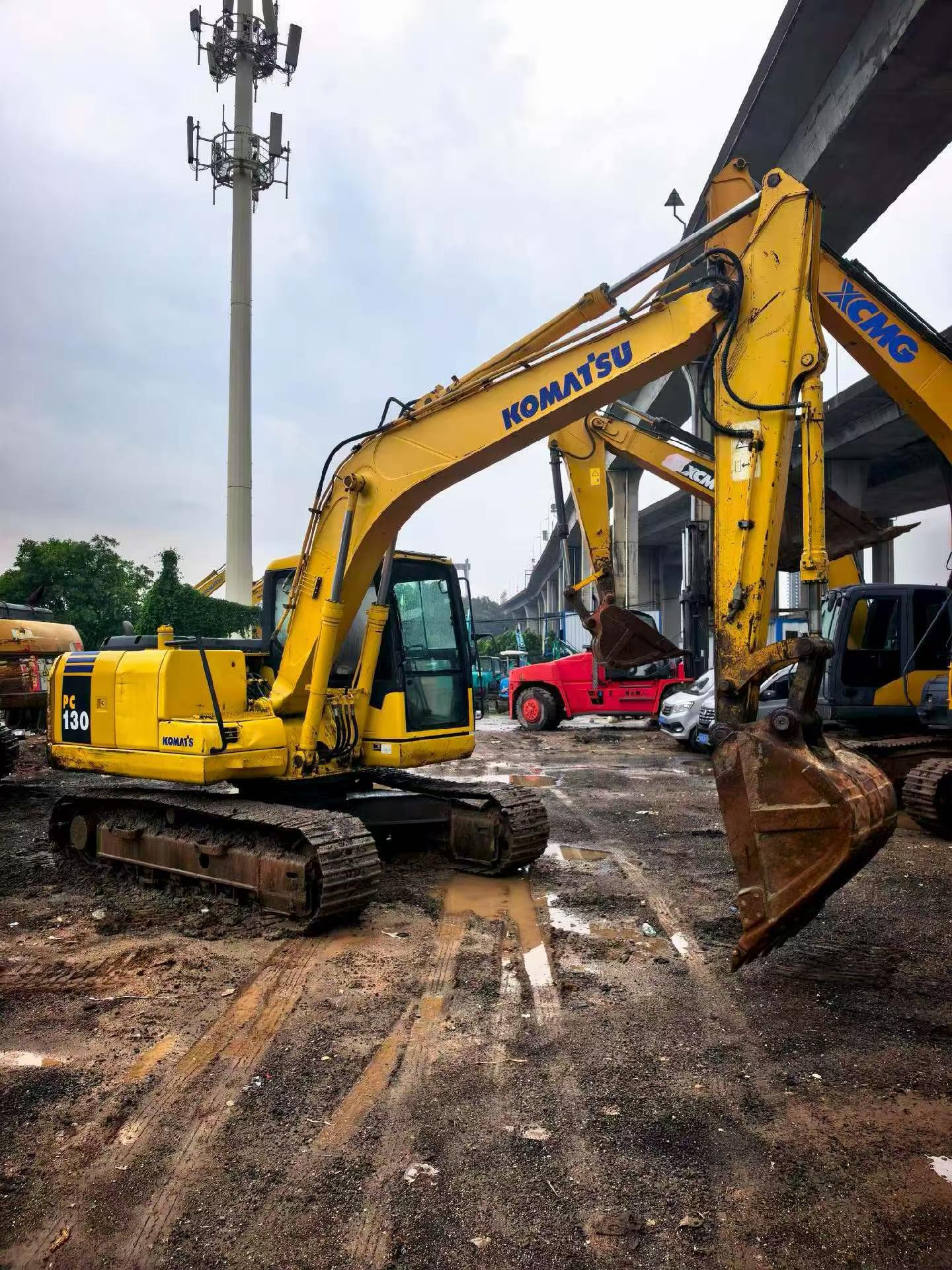 Buy Komatsu PC130-7 Used Excavator / 5