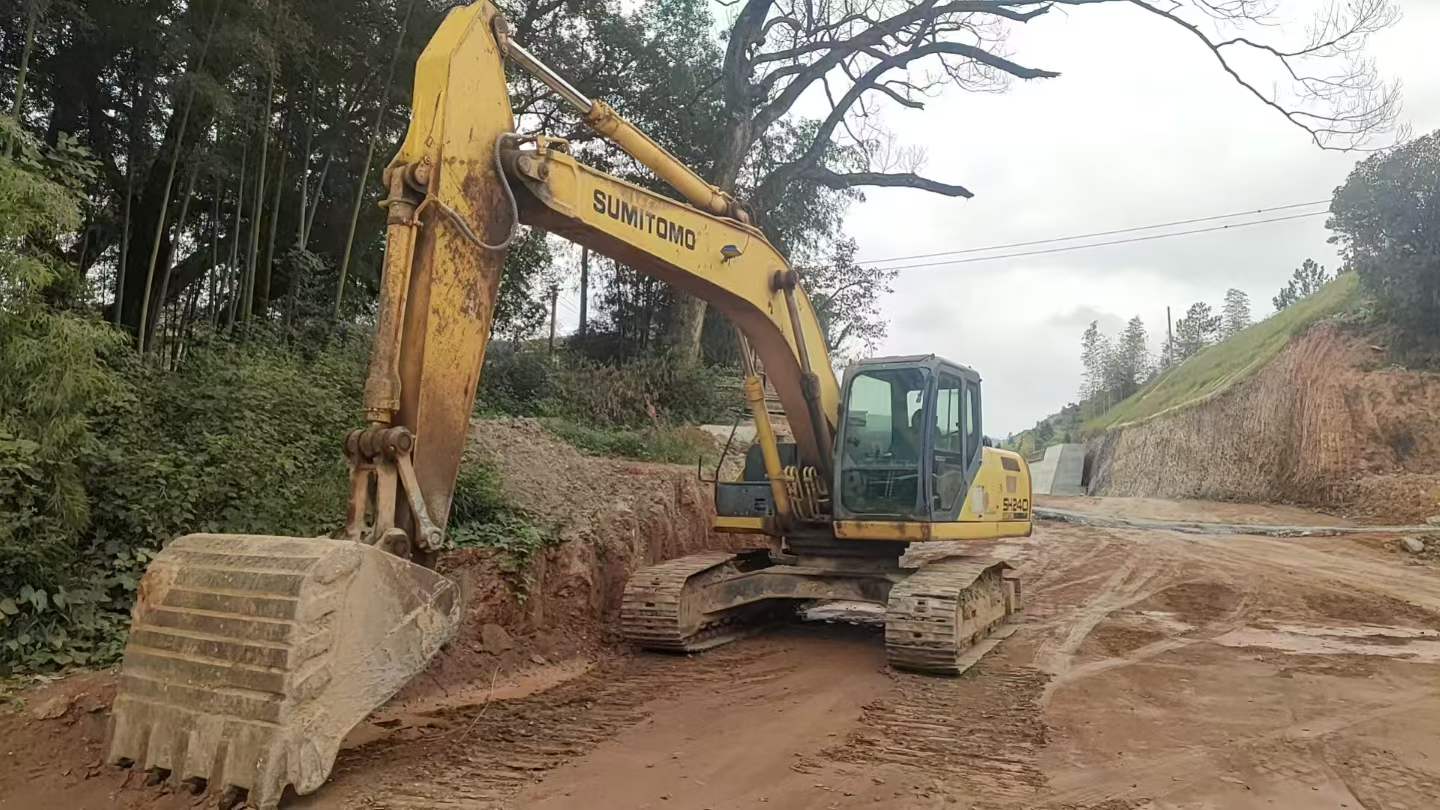 Buy Sumitomo SH240-5 Used Excavator / 9