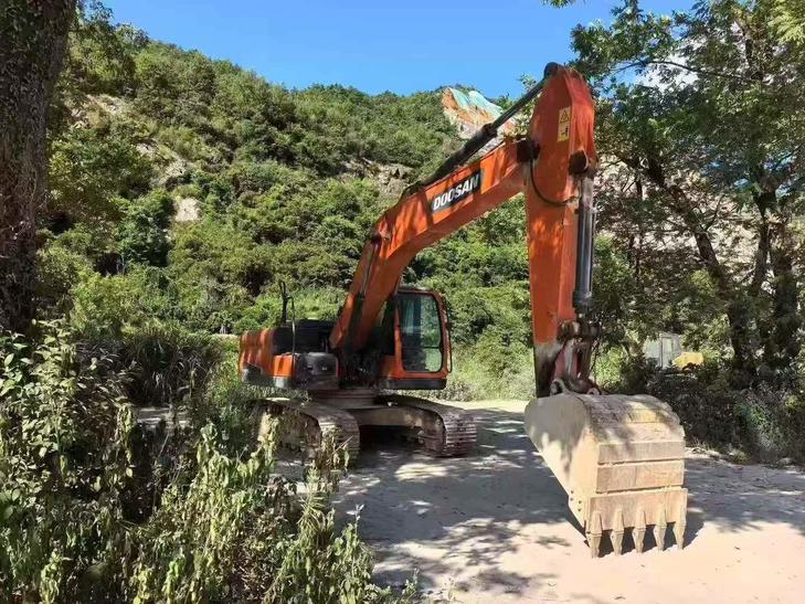 Buy Doosan DX215-9C Used Excavator / 1