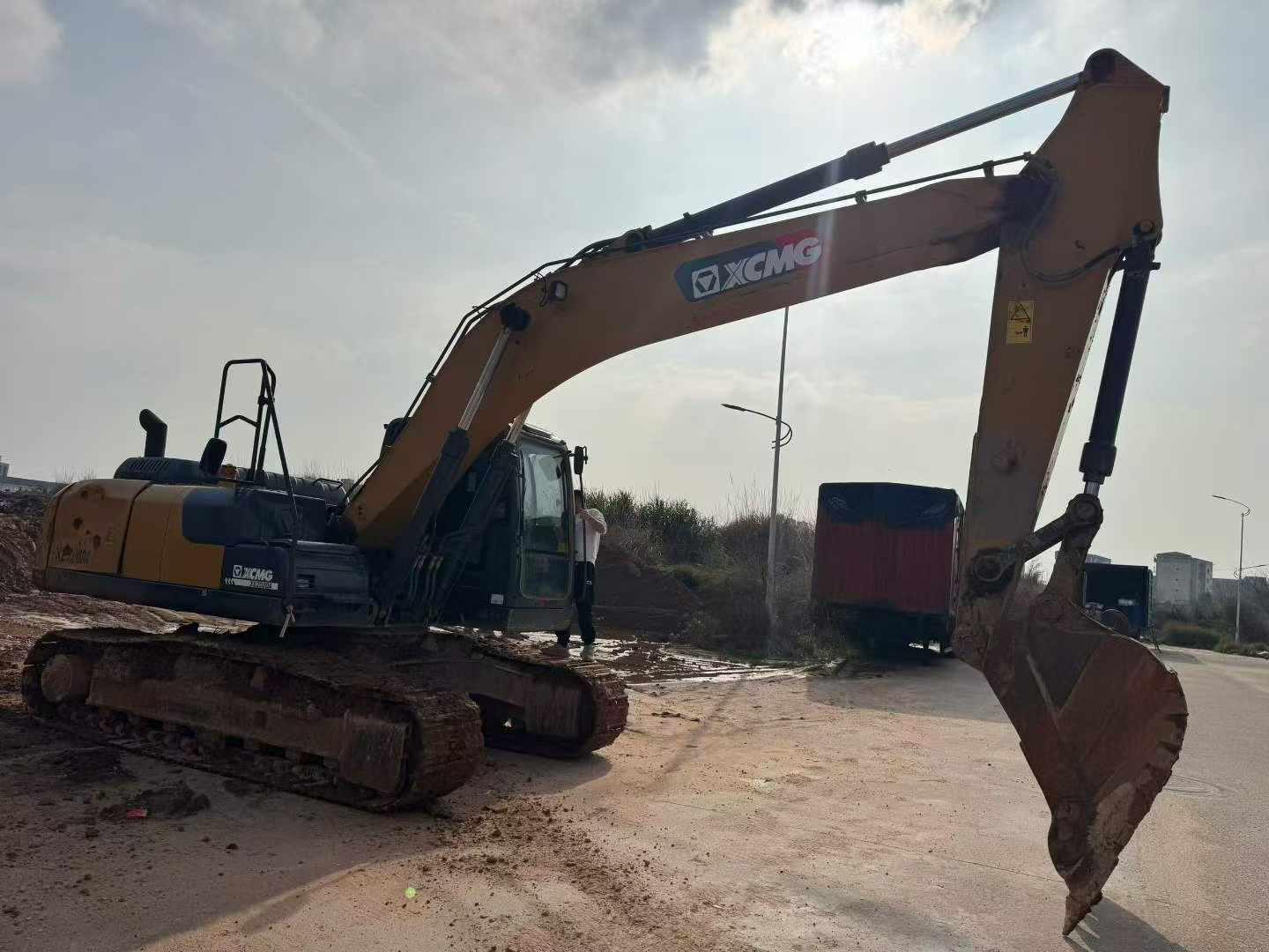 Buy XCMG XE200 Used Excavator / 3