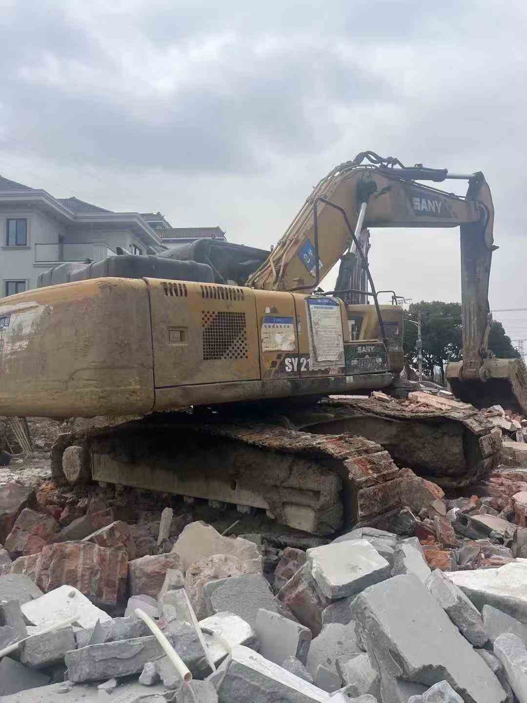 Buy Sany SY215C Used Excavator / 2