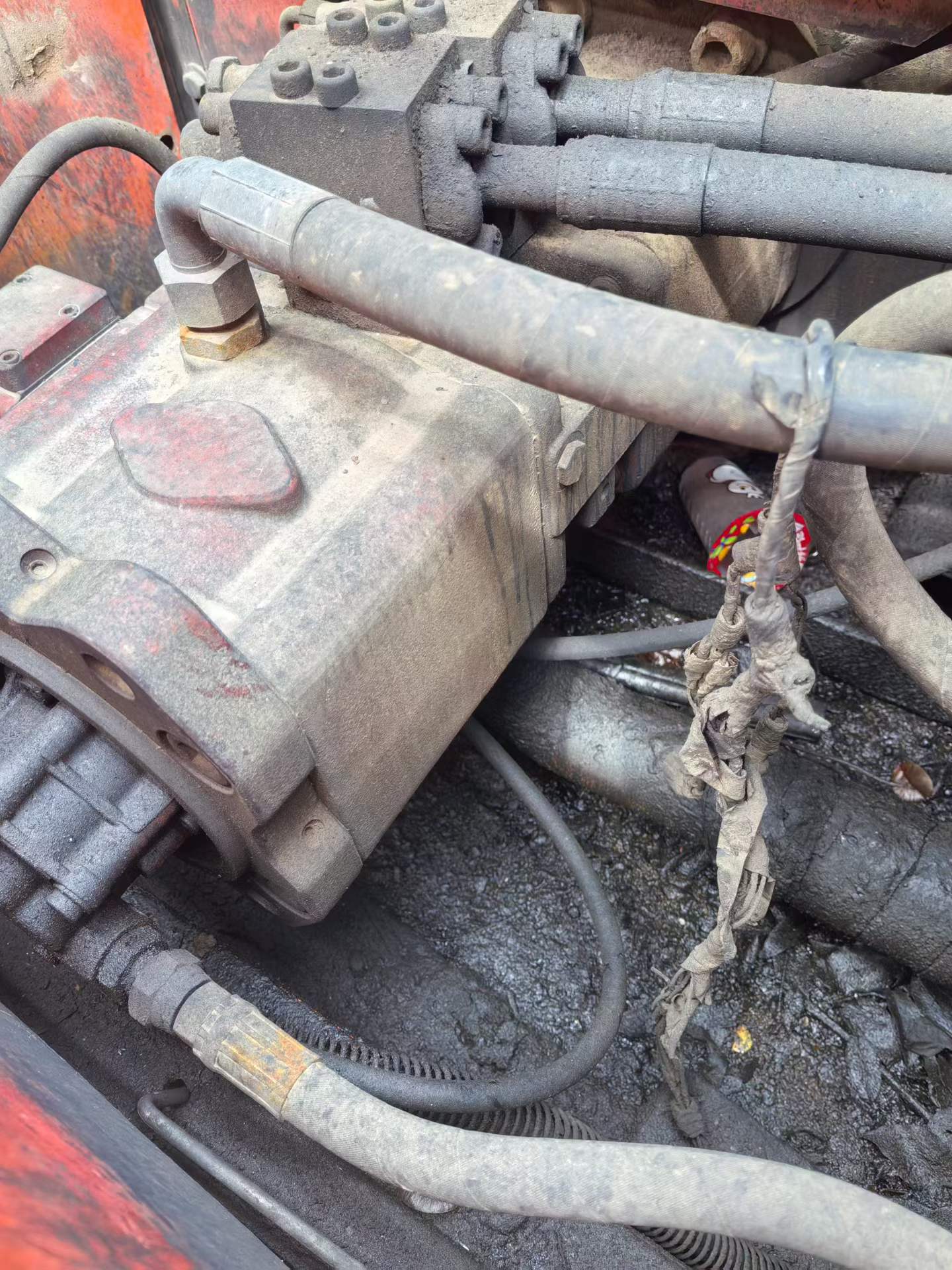 Buy Doosan DH215-7 Used Excavator / 2