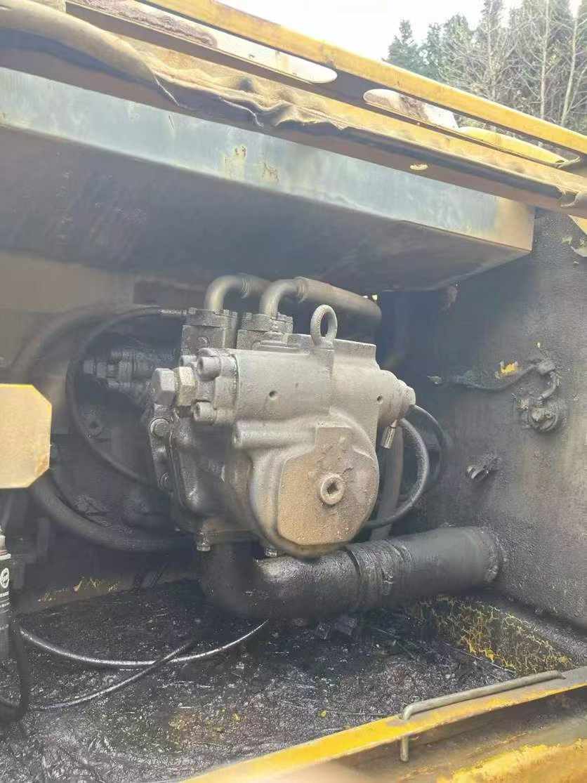 Buy Komatsu PC200-6E Used Excavator / 7