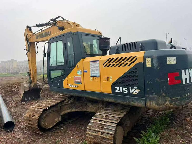Buy Hyundai R215-7 Used Excavator / 1