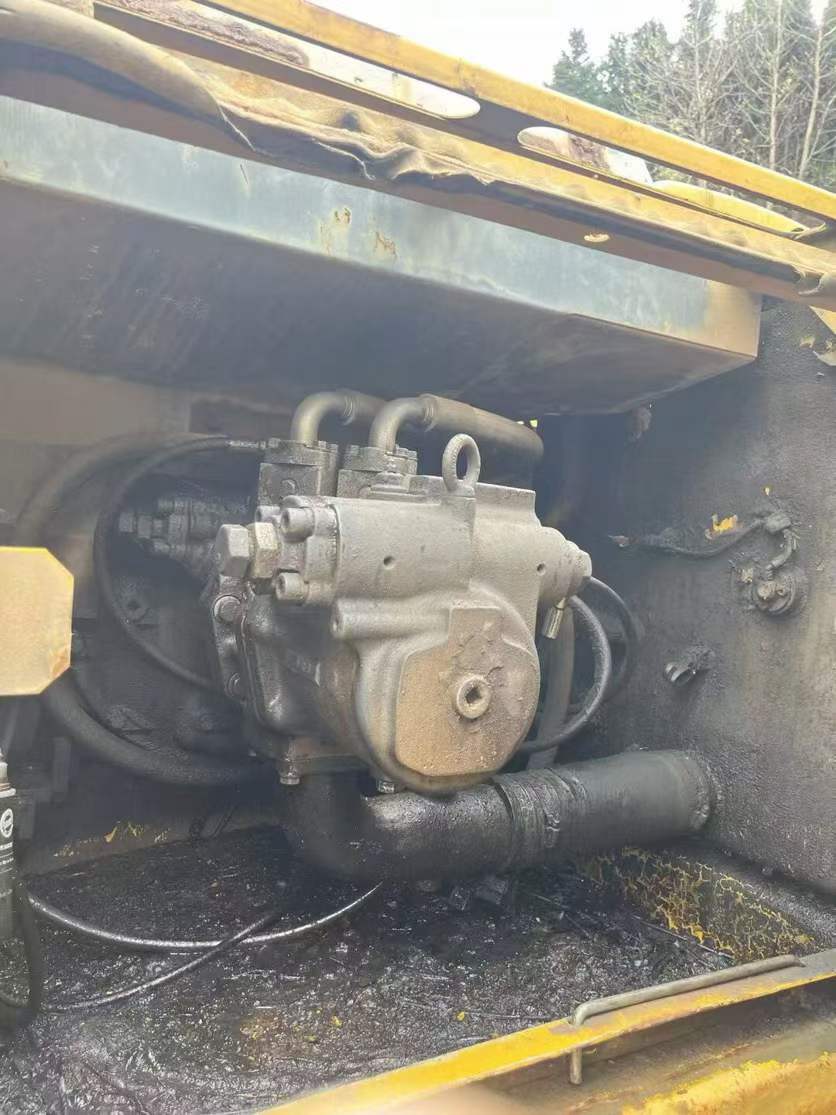 Buy Komatsu PC200-6E Used Excavator / 7