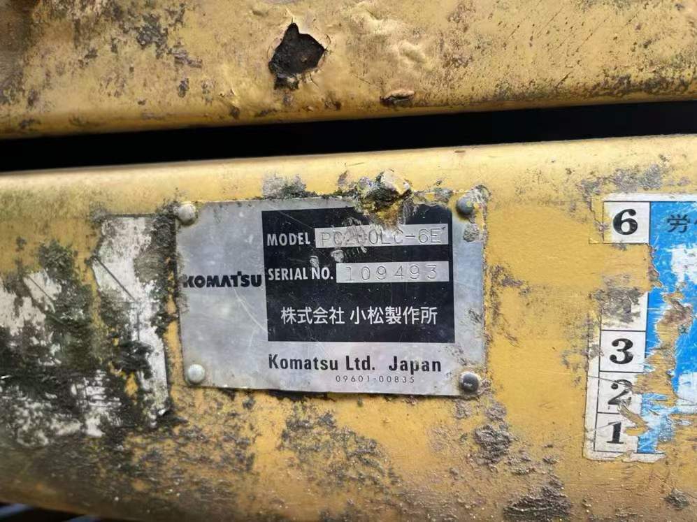 Buy Komatsu PC200-6E Used Excavator / 6
