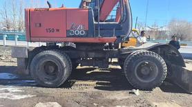 Buy Hitachi EX130 Used Excavator / 3 Buy Hitachi EX130 Used Excavator / 3