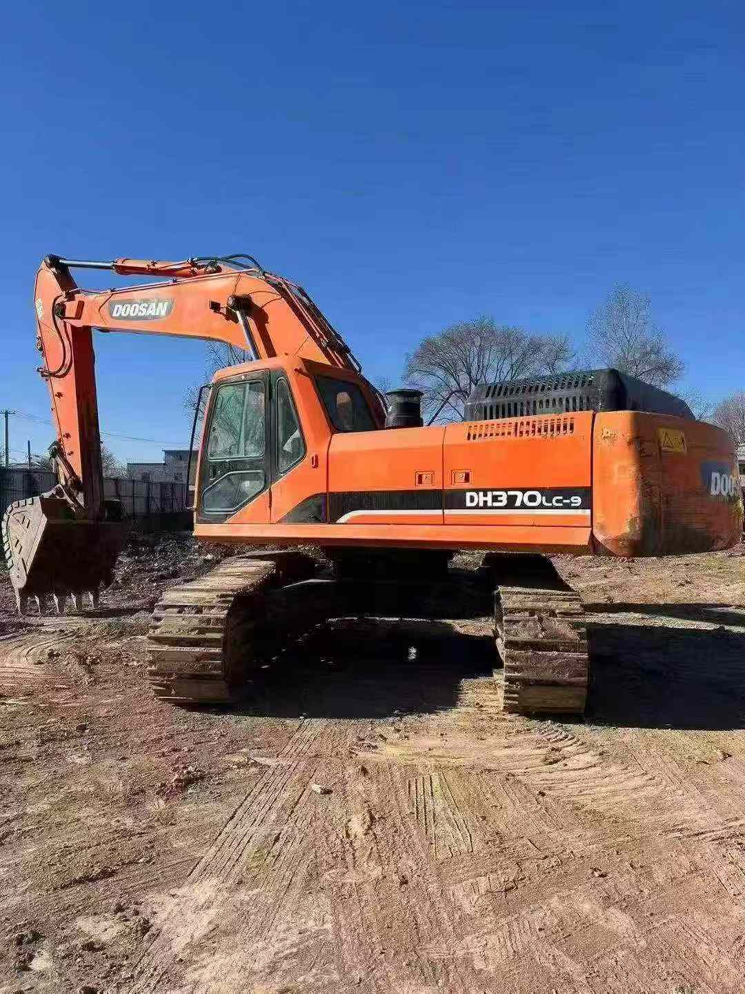 Buy Doosan DH370 Used Excavator / 3