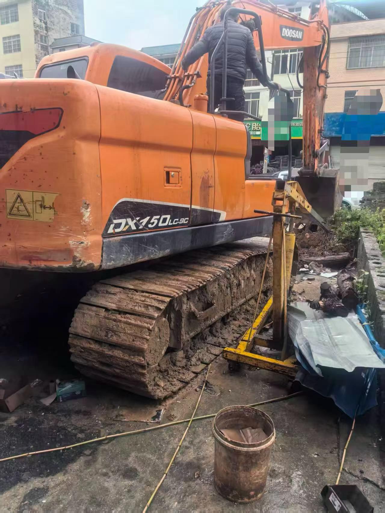 Buy Doosan S130W-3 Used Excavator / 2