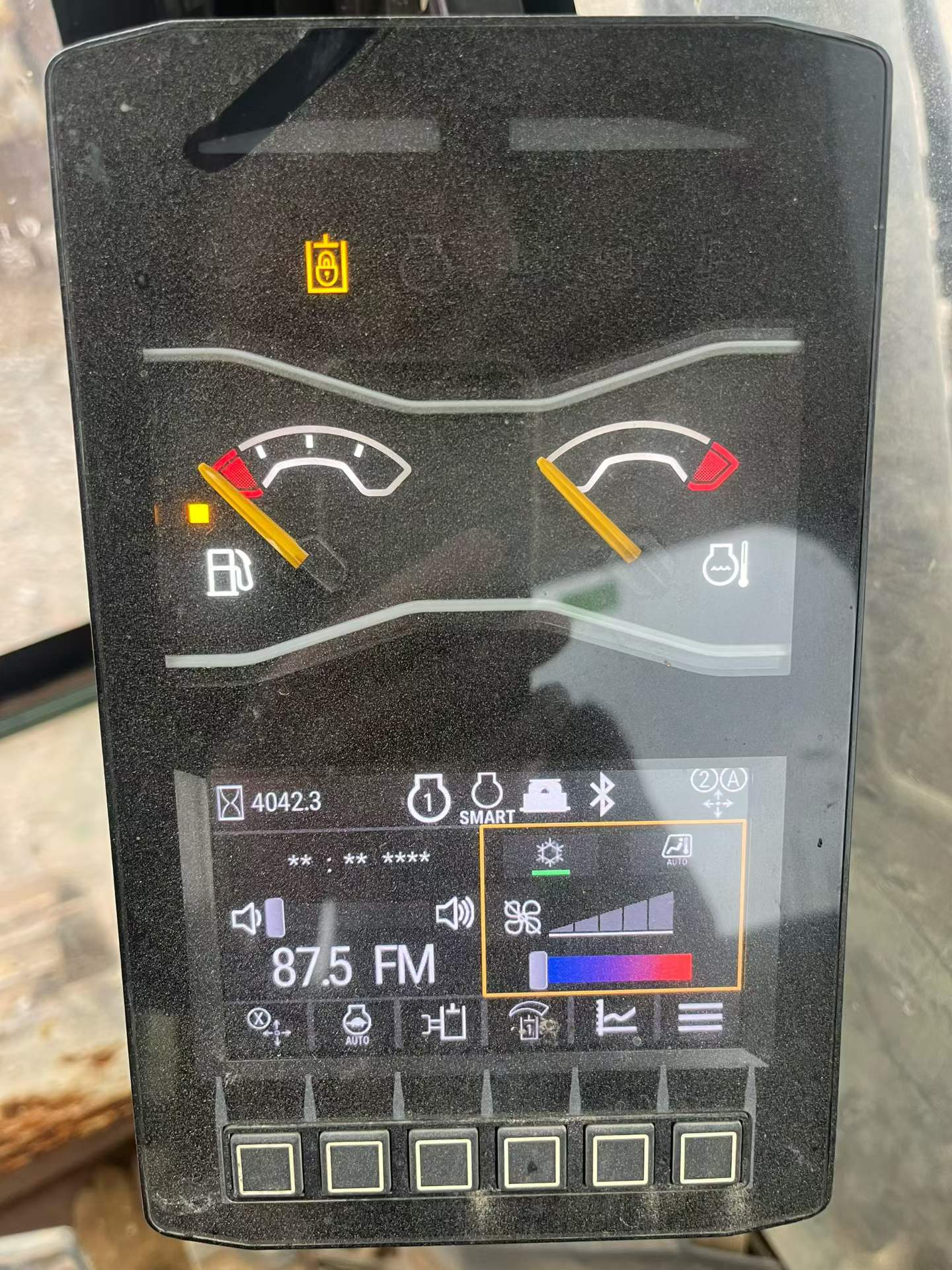 Buy Caterpillar 307B Used Excavator / 8