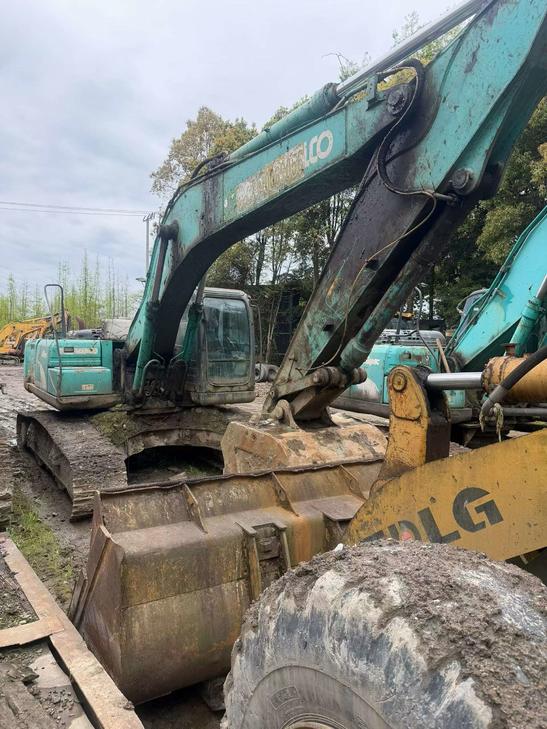 Buy Kobelco SK260 Used Excavator / 1