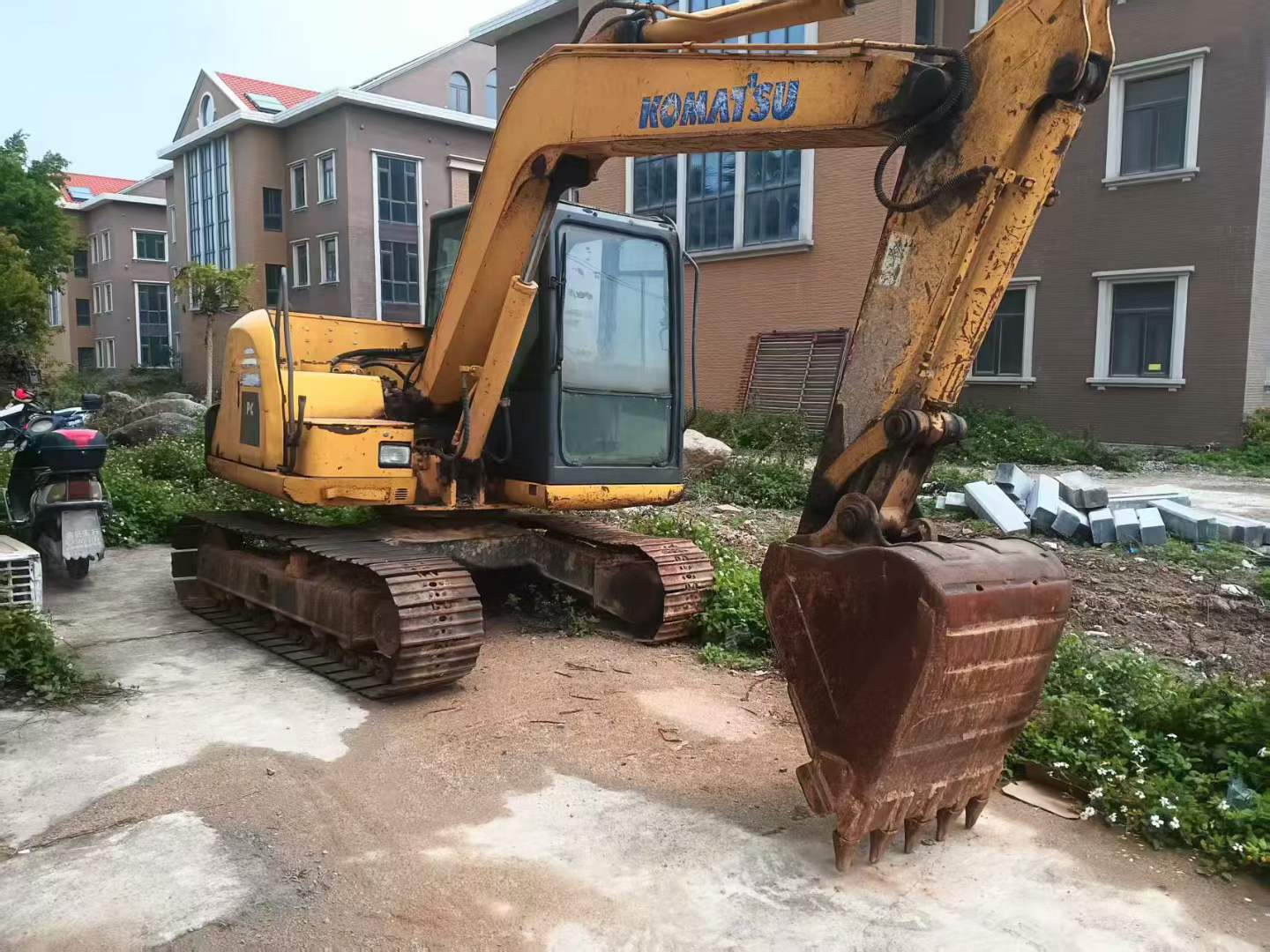 Buy Komatsu PC60-8 Used Excavator / 3