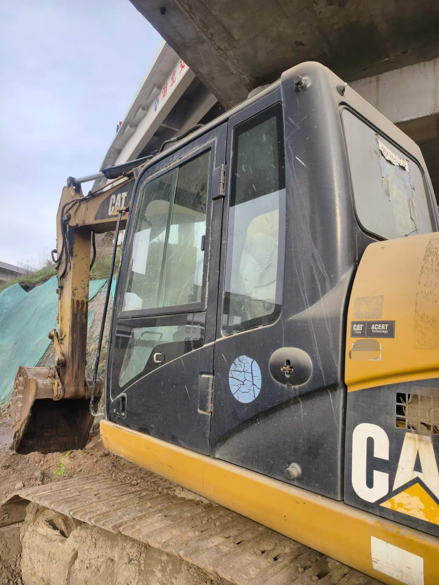 Buy Caterpillar 324D Used Excavator / 8