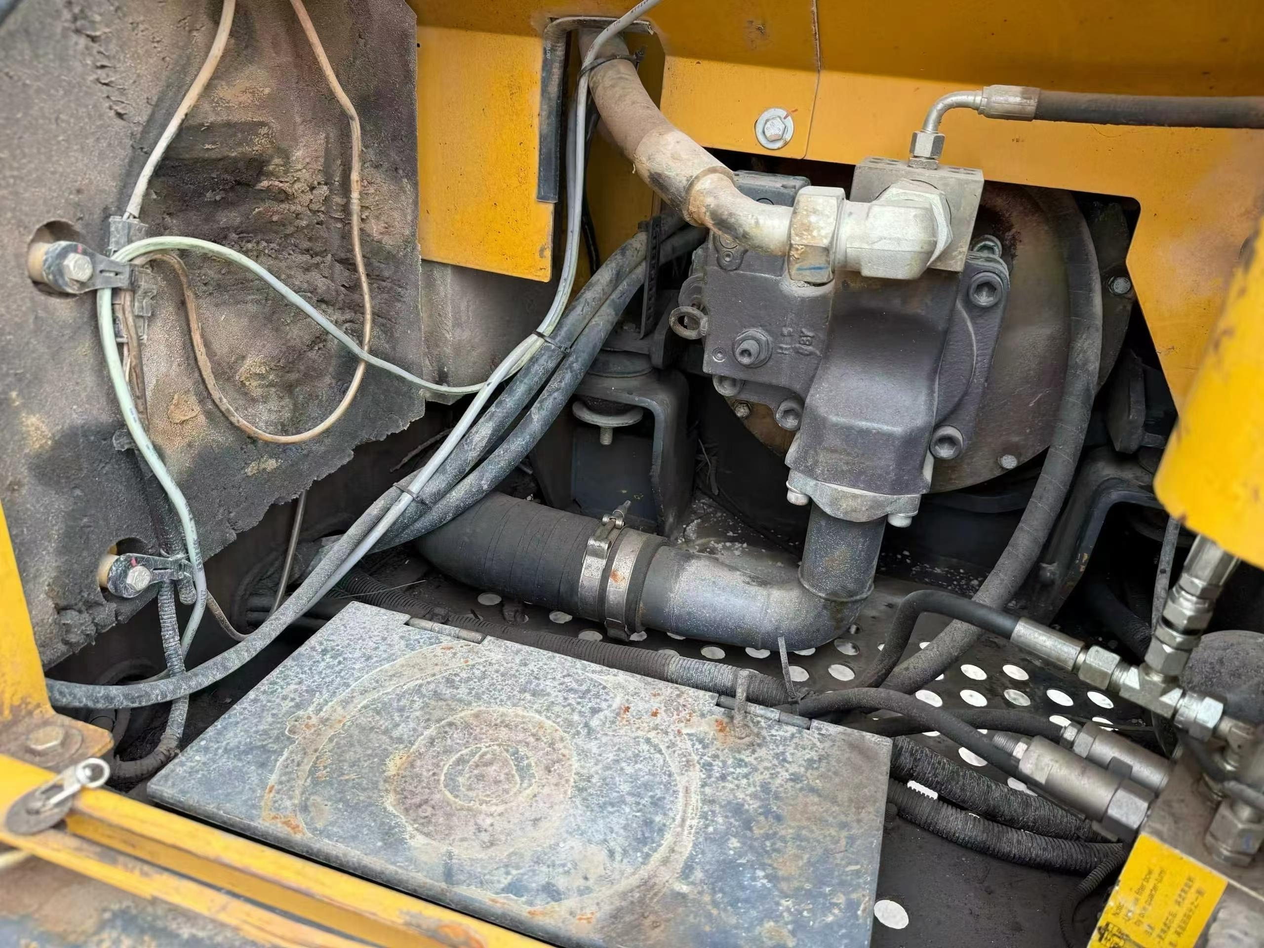 Buy XCMG XE75C Used Excavator / 6