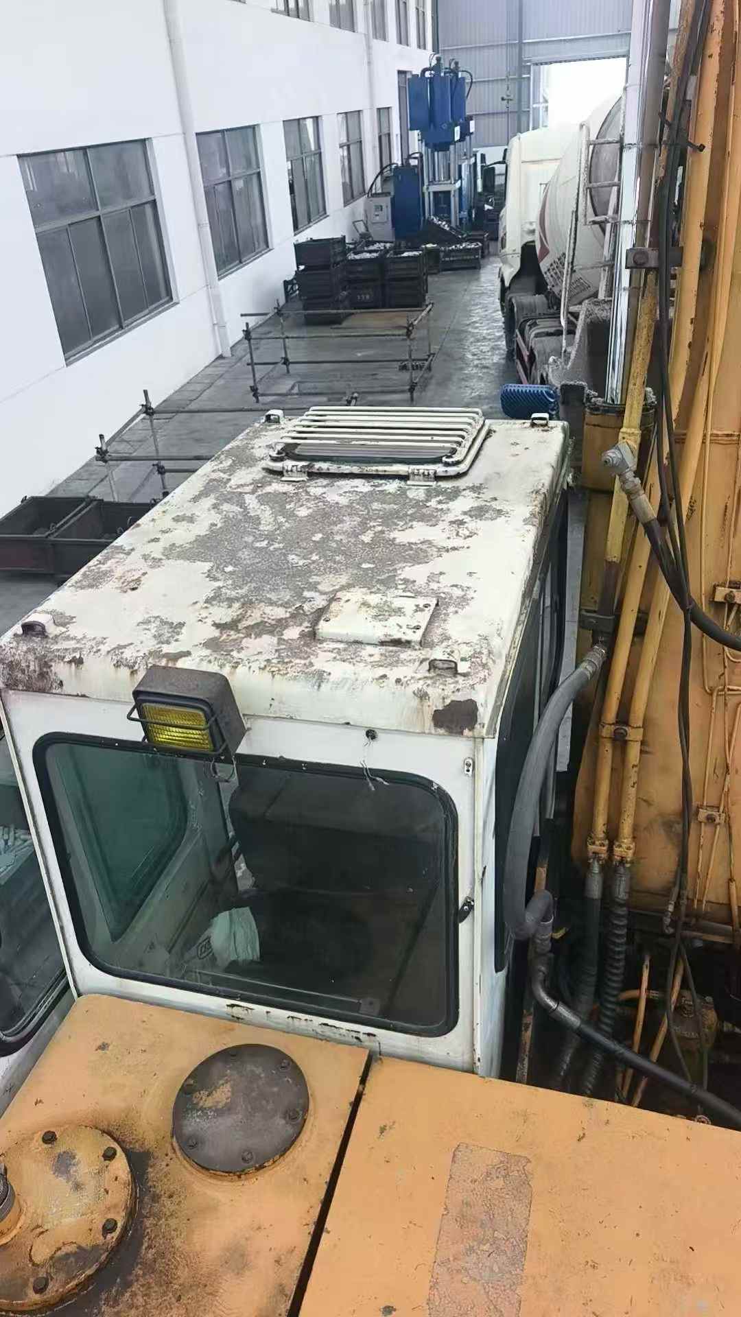 Buy Hyundai R200-5 Used Excavator / 8