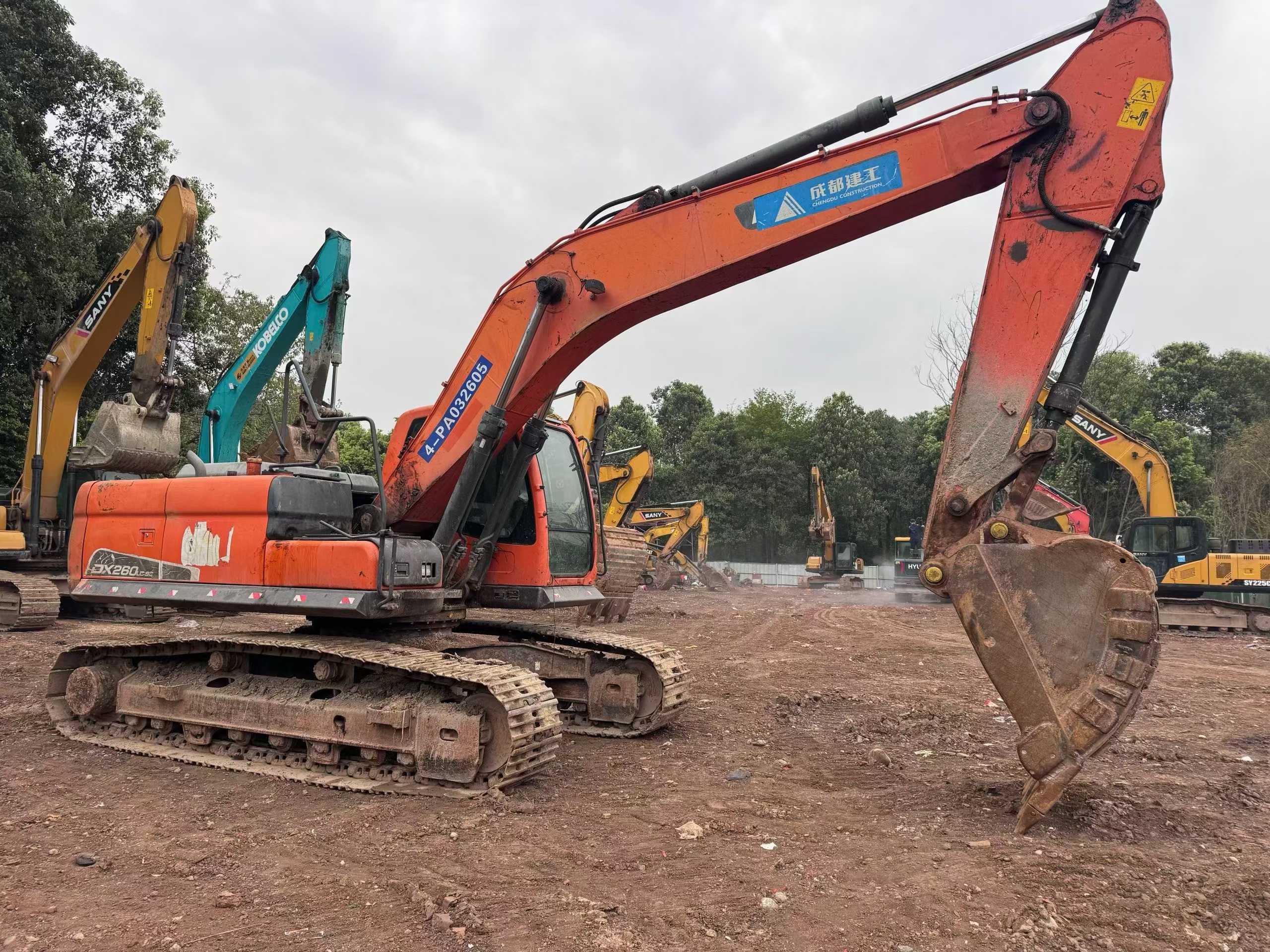 Buy Doosan DX230LC Used Excavator / 4