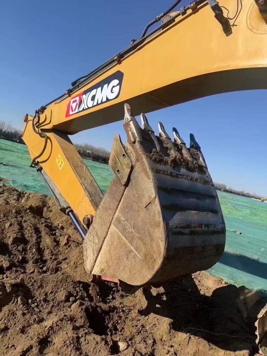 Buy XCMG XE200 Used Excavator / 8