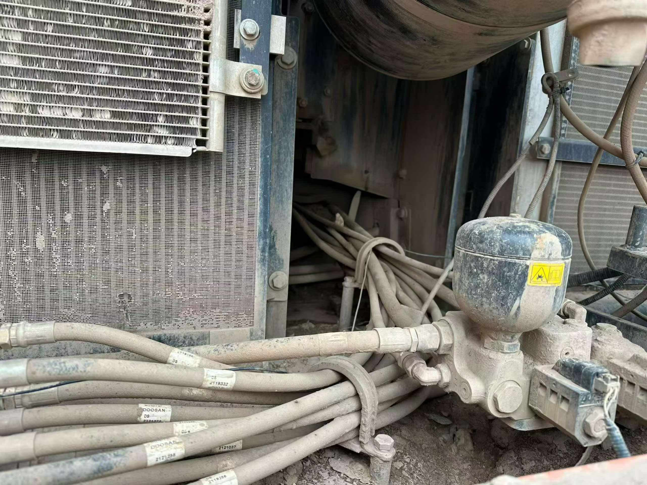 Buy Doosan DX380LC-5 Used Excavator / 9