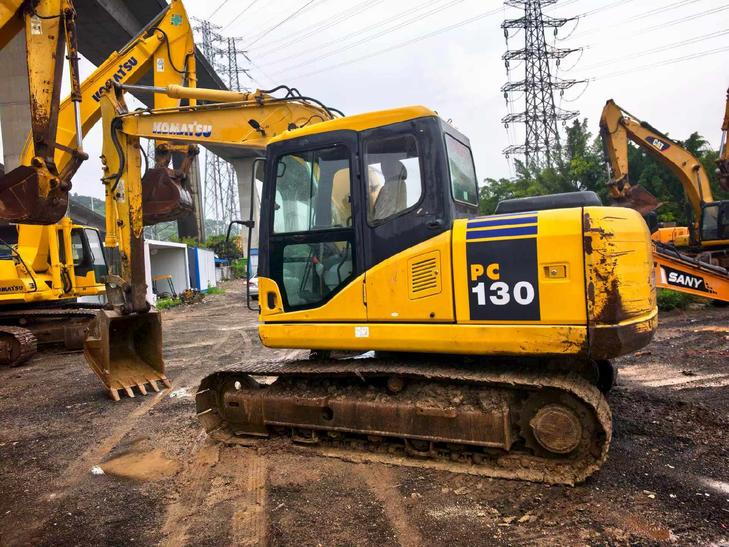 Buy Komatsu PC130-7 Used Excavator / 1